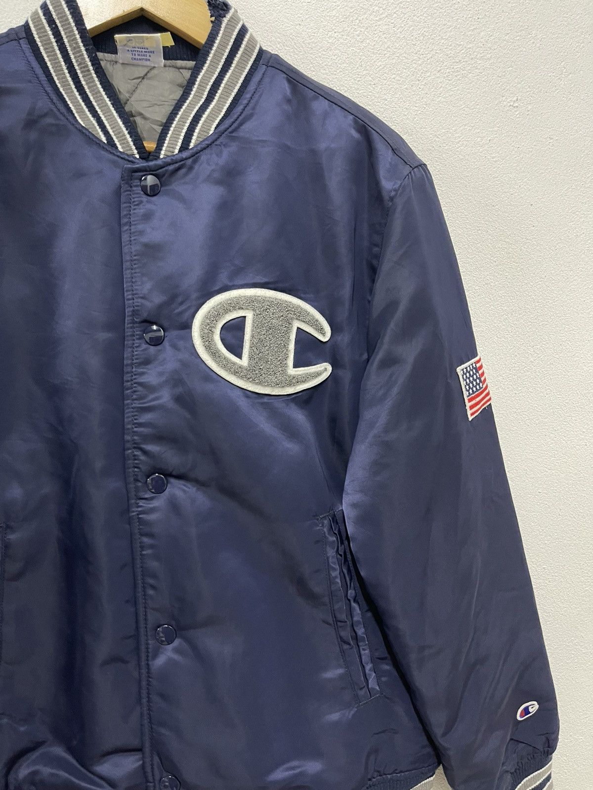 Champion Vintage Bomber jacket distress Champion usa flag patch Size US M / EU 48-50 / 2 - 3 Thumbnail