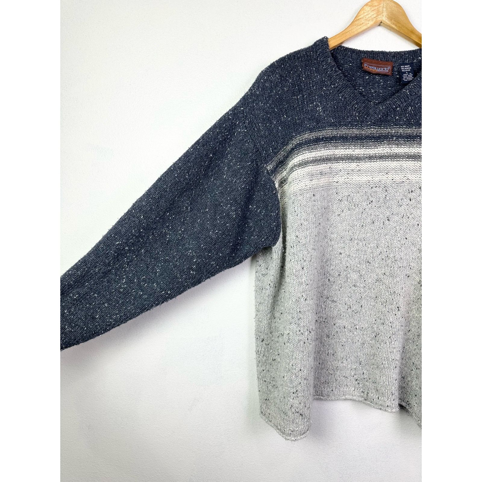 Vintage Y2K Chunky Knit V-Neck Sweater Men's L Size US L / EU 52-54 / 3 - 8 Thumbnail