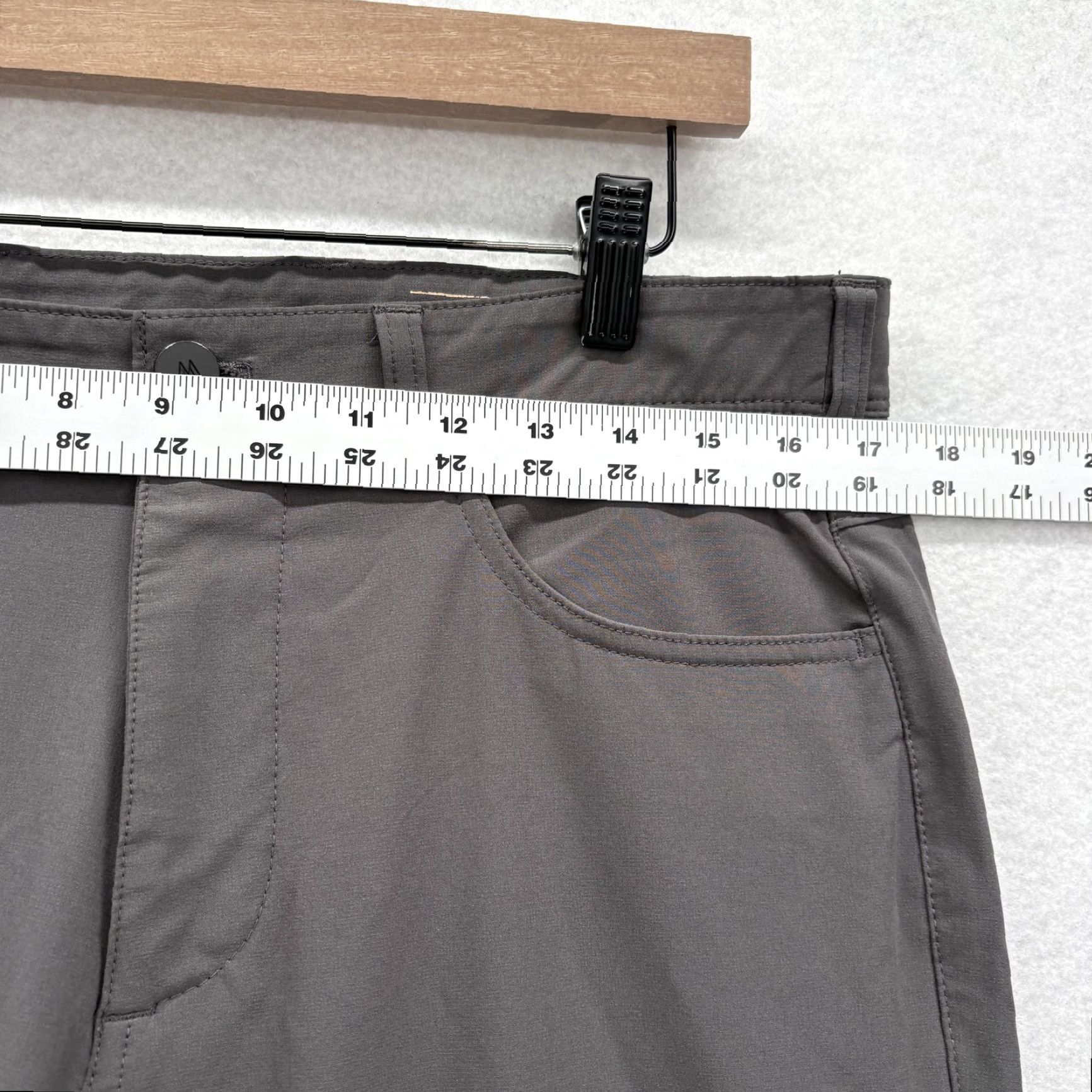 Mizzen+Main Mizzen+Main Helmsman Chino Pants Mens 33x30 Gray Slim Fit Stretch Tech Golf Chino Pockets 5-Pocket Solid Flat Front Zip Front Mens Size US 33 - 7 Thumbnail