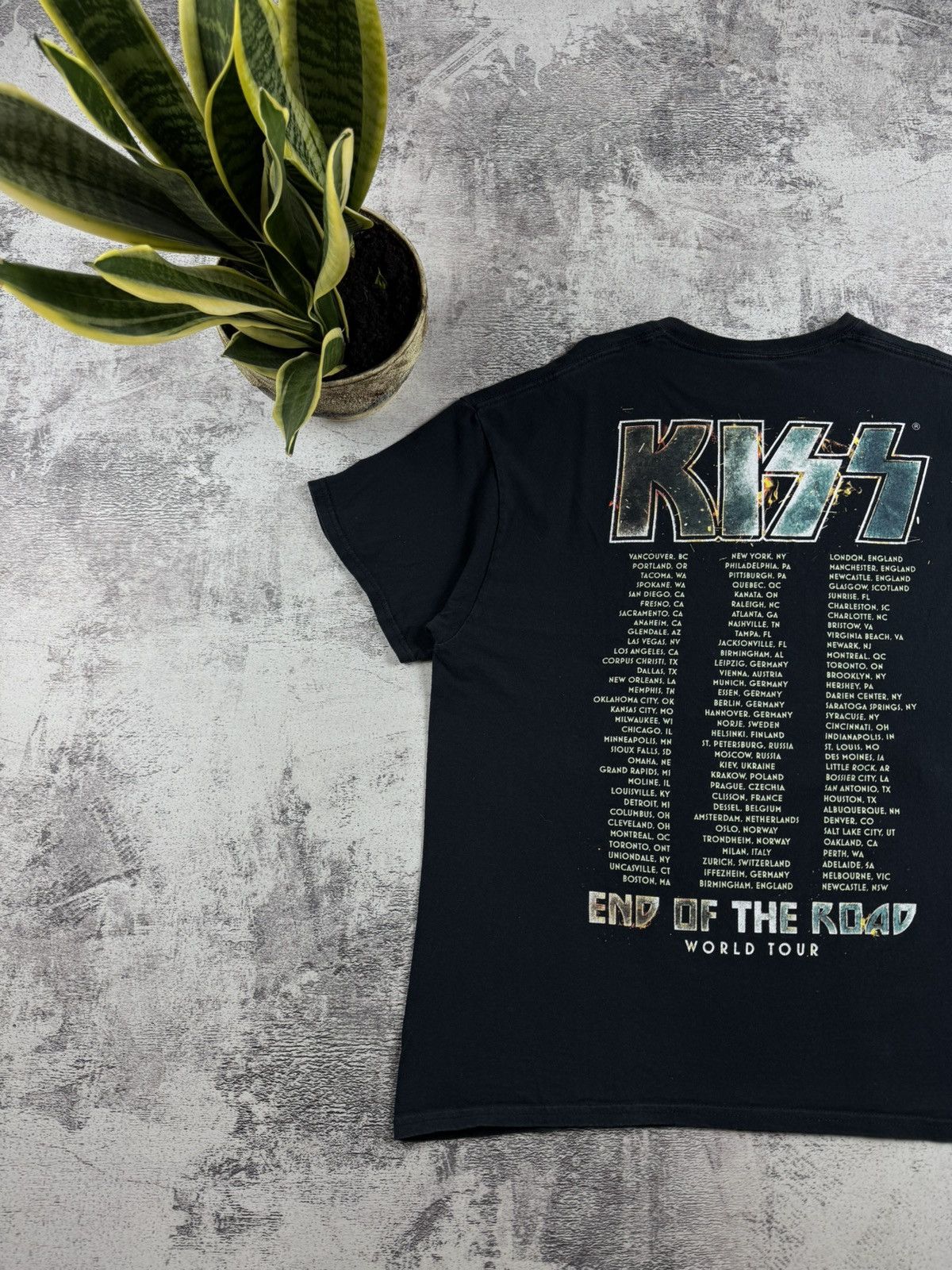 KISS KISS End Of The Road World Tour Rock Faded Merch Devil Band Jersey T Shirt Tee Size US L / EU 52-54 / 3 - 10 Thumbnail