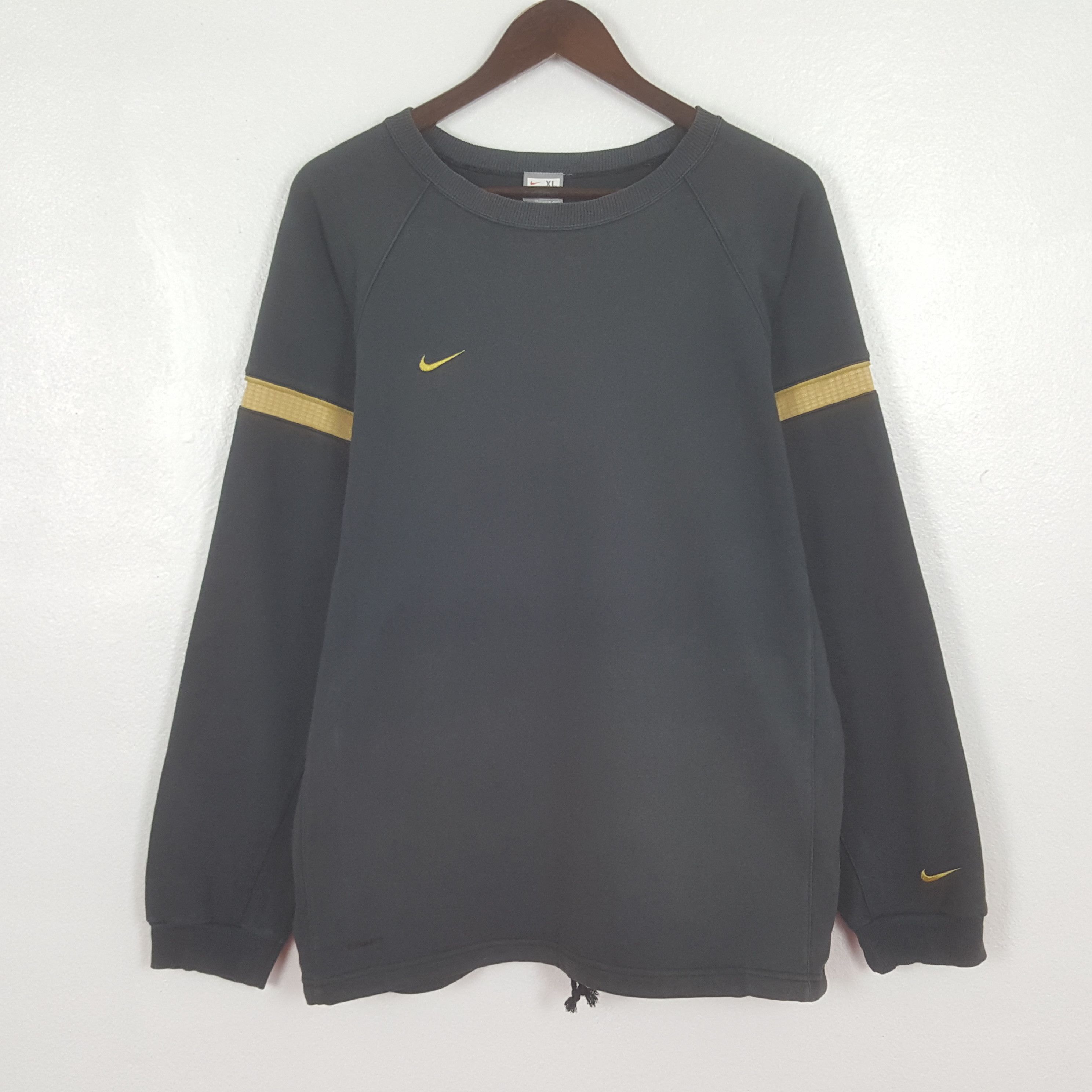 Nike Vintage Nike Small Embroidery Logo Sweatshirt Size US L / EU 52-54 / 3 - 1 Thumbnail