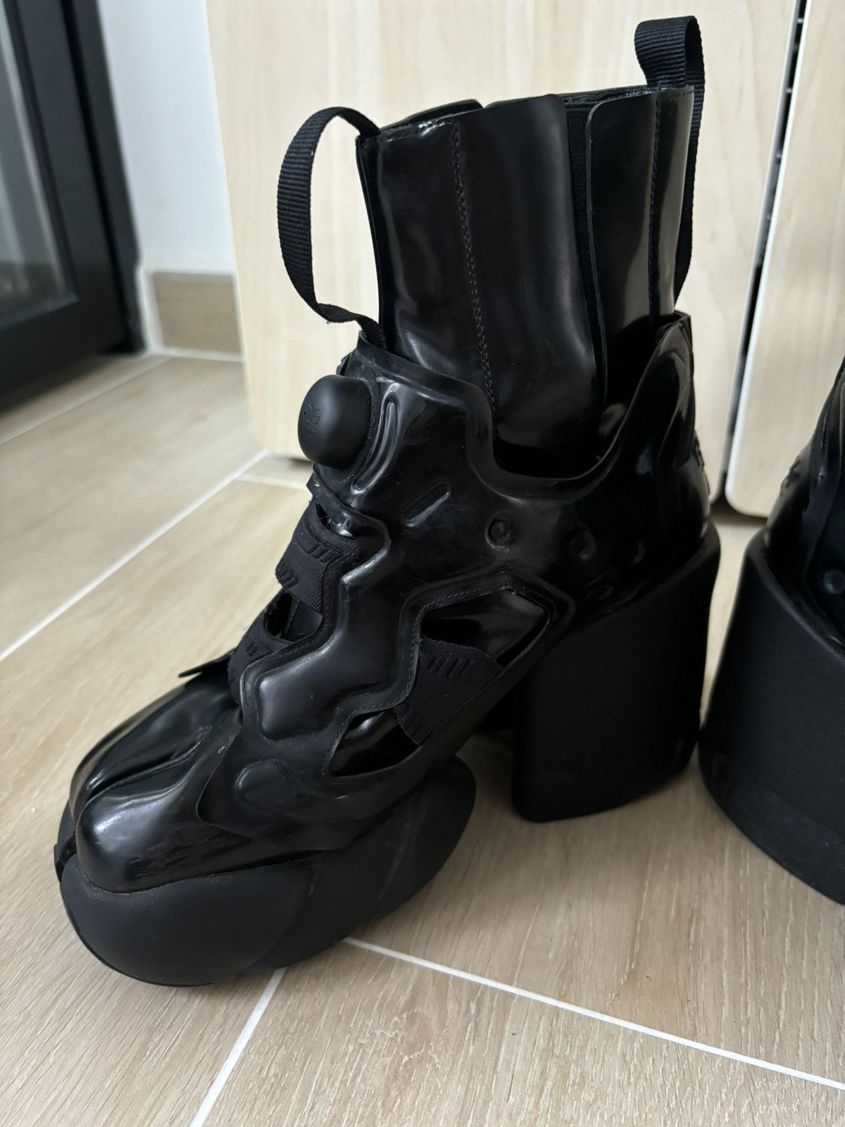 Maison Margiela × Reebok [RARE] Maison Margiela x Reebok Instapump Fury Tabi (Black) Size US 6 / IT 36 - 9 Thumbnail
