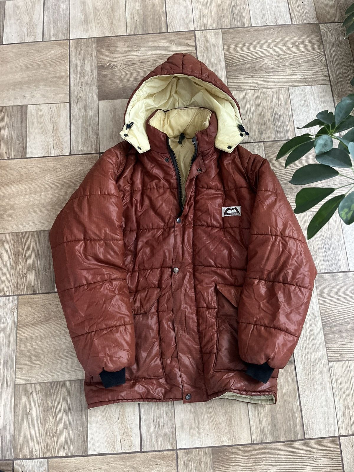 Mountain Equipment Vintage Mountain Equipment Puffer Jacket BrownHooded Outdoor Size US L / EU 52-54 / 3 - 1 Thumbnail