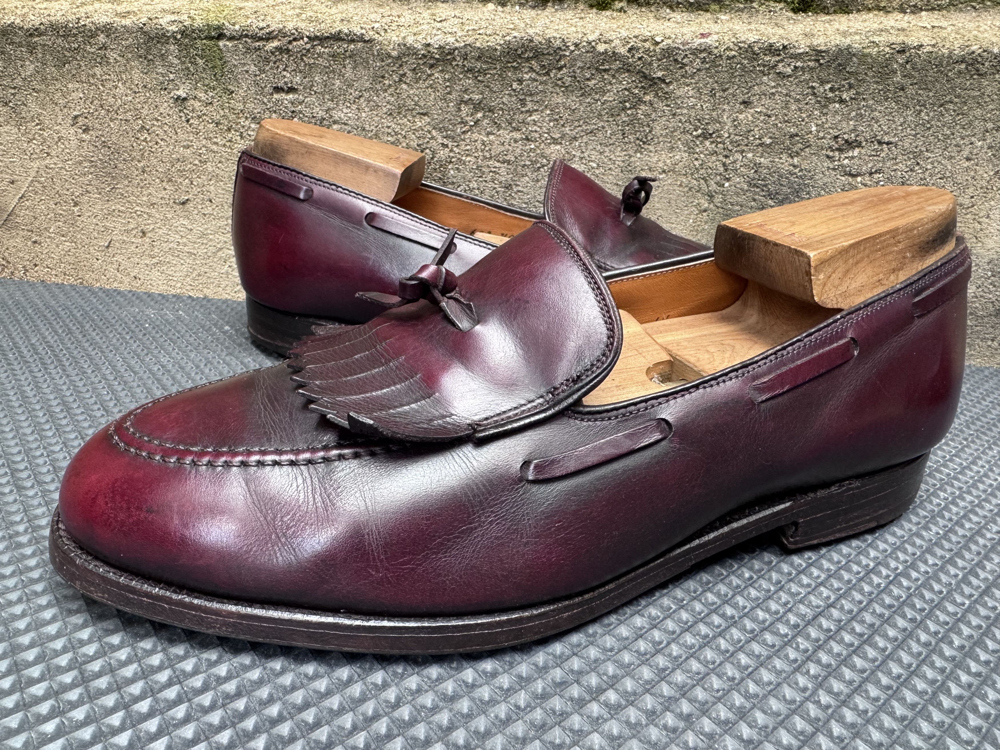 Alden Alden 673 Burgandy Leather Kiltie Tassel Loafer Golf Size US 9 / EU 42 - 1 Thumbnail