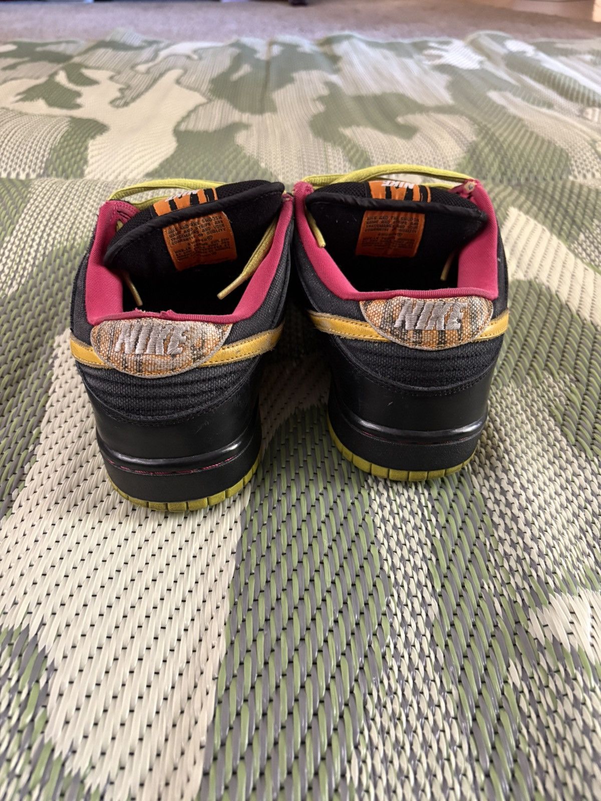 Nike Nike sb dunk space tiger Size US 10 / EU 43 - 4 Thumbnail