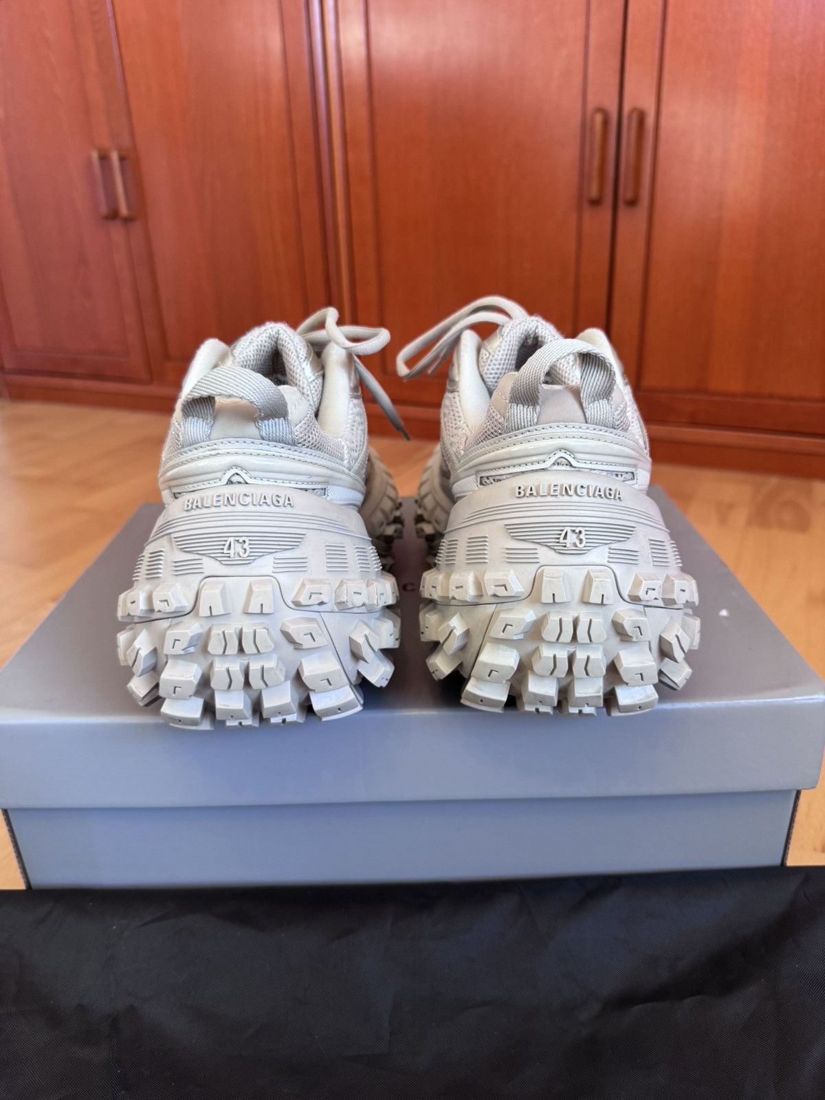 Balenciaga Balenciaga Defender Beige Size US 10 / EU 43 - 7 Thumbnail