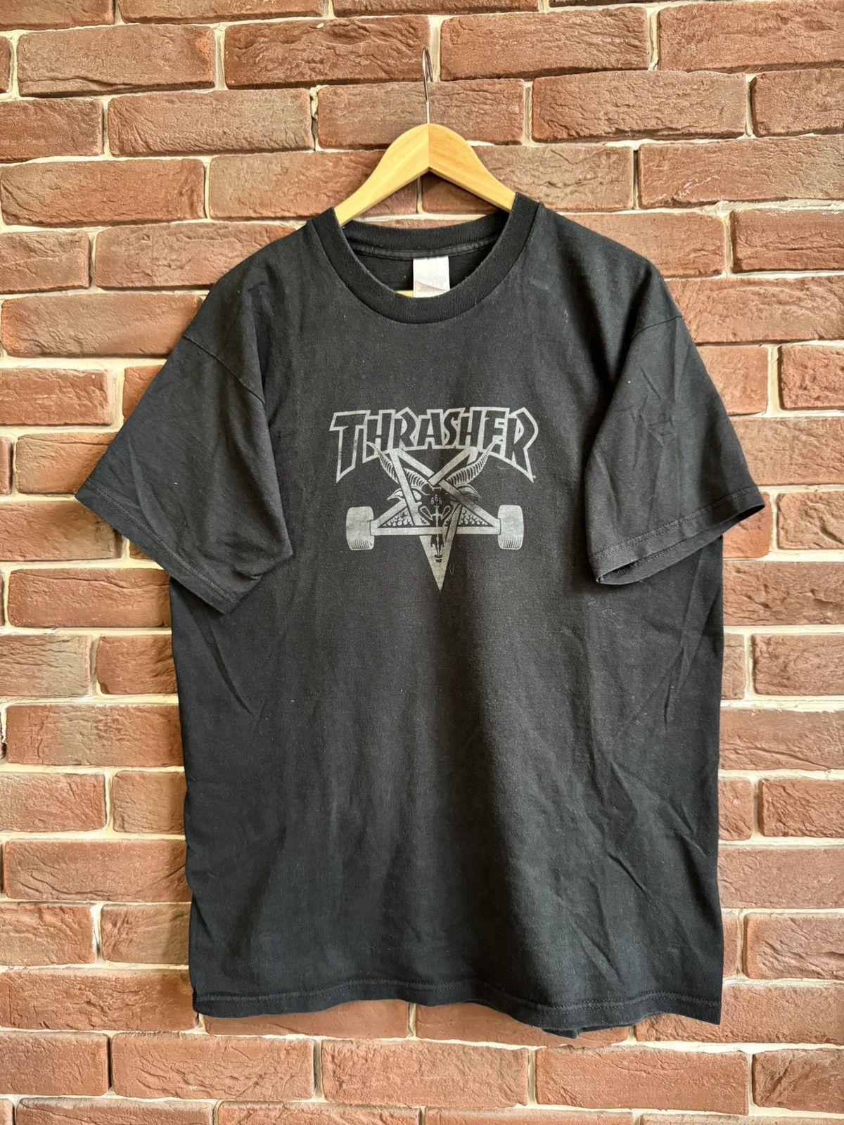 Independent Truck Co. Vintage 90s Thrasher Pentagram Rare Skate Tshirt Black L Size US L / EU 52-54 / 3 - 1 Thumbnail