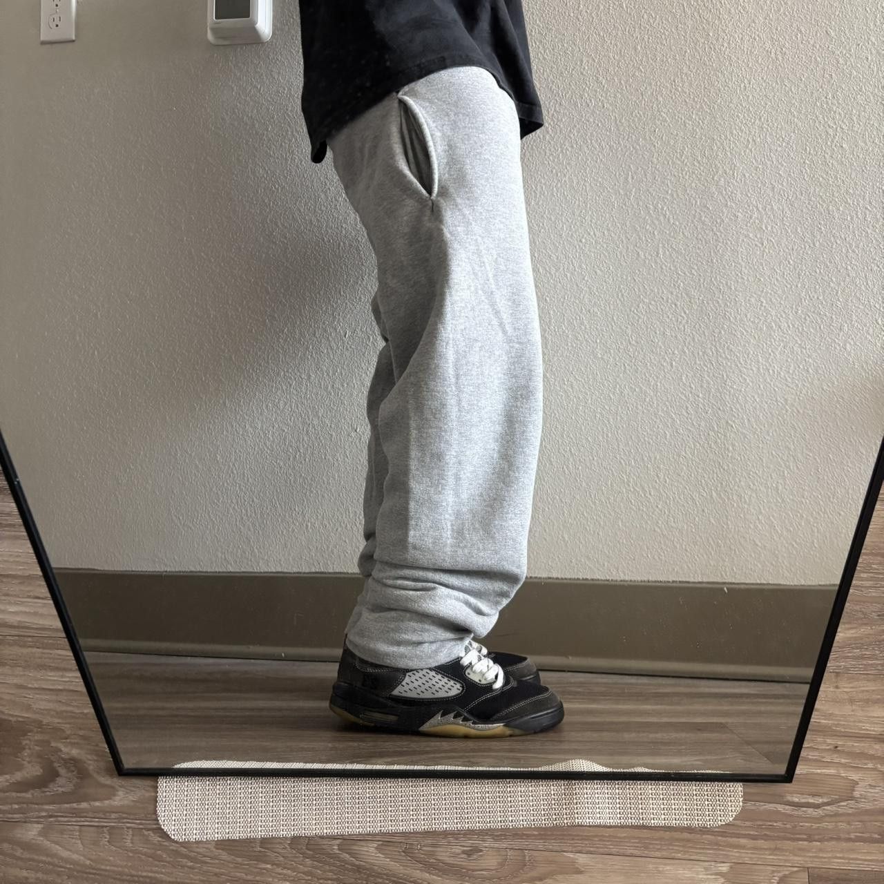 Vintage Crazy Vintage Y2K/2000s Light Grey Essential Sweatpants! Size M Size US 32 / EU 48 - 2 Thumbnail