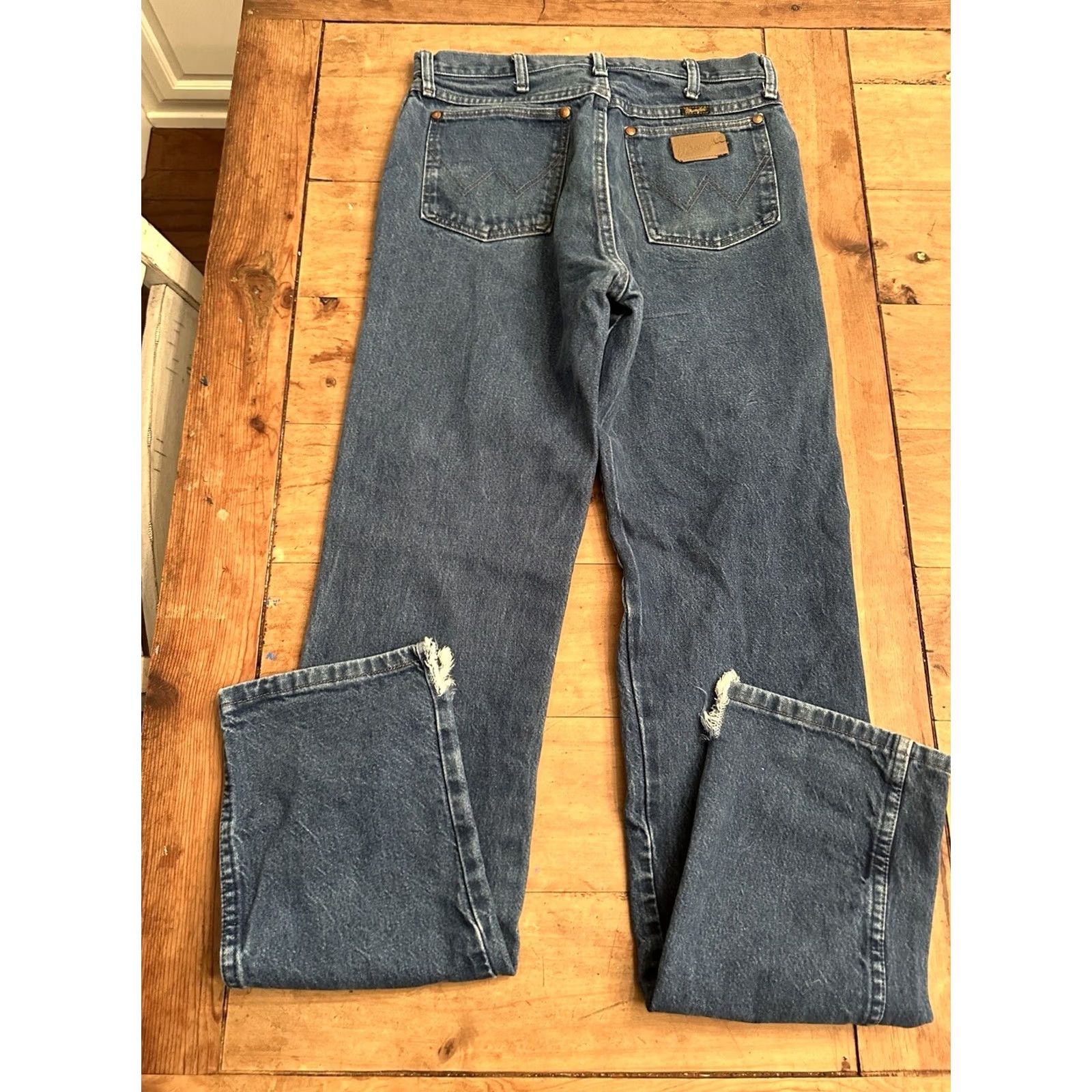 Wrangler Wrangler 13MWZ Jeans Men 32x36 Blue Denim Western Cowboy Cut Riding Work Pants Color Blue Denim Regular Straight Mens 13MWZ USA Cowboy Theme Size US 32 / EU 48 - 7 Thumbnail