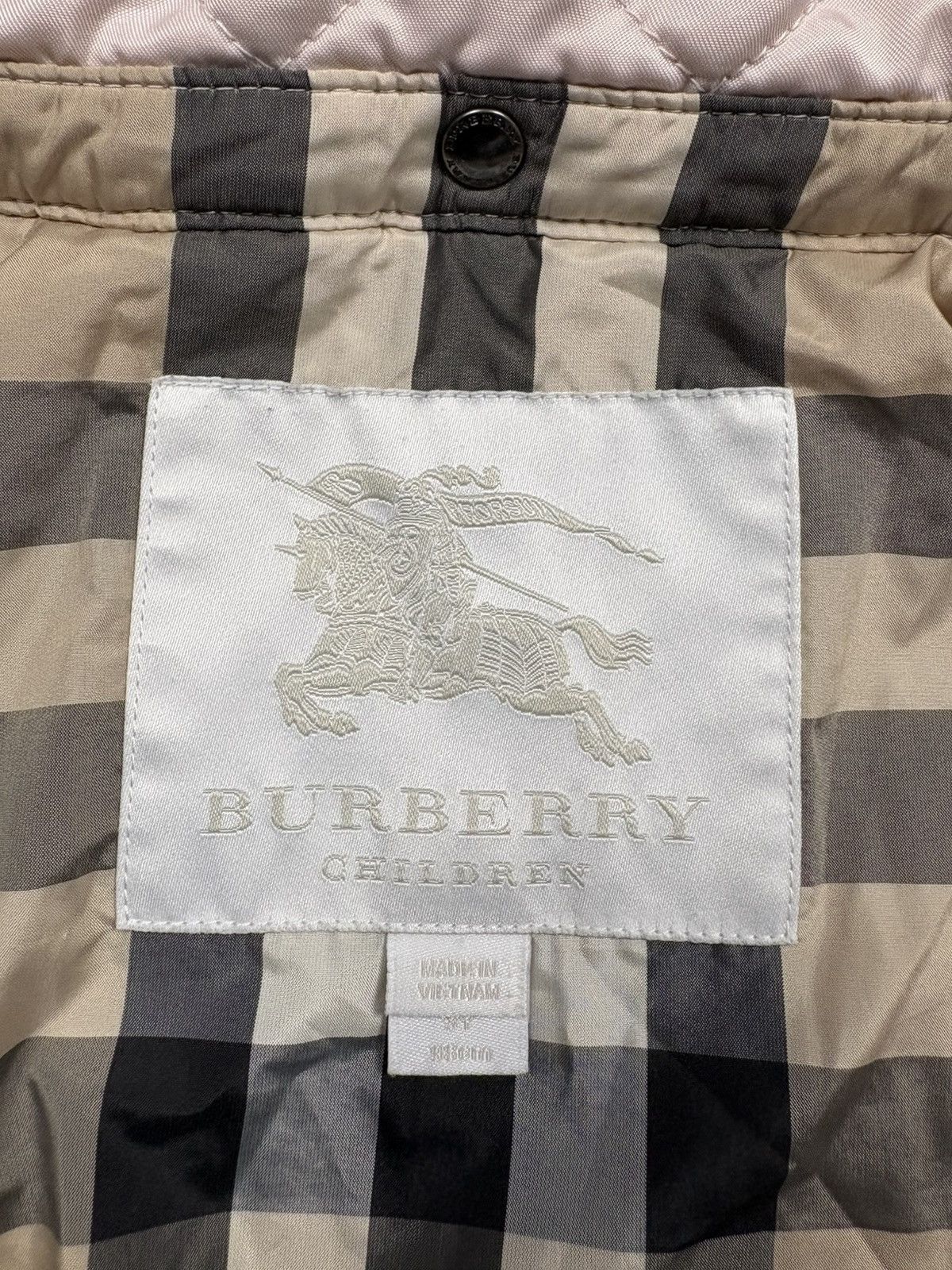 Burberry Burberry 3Y Children Quilted Jacket Nova Check Lining Pink Size XXS / US 00 / IT 34 - 11 Thumbnail