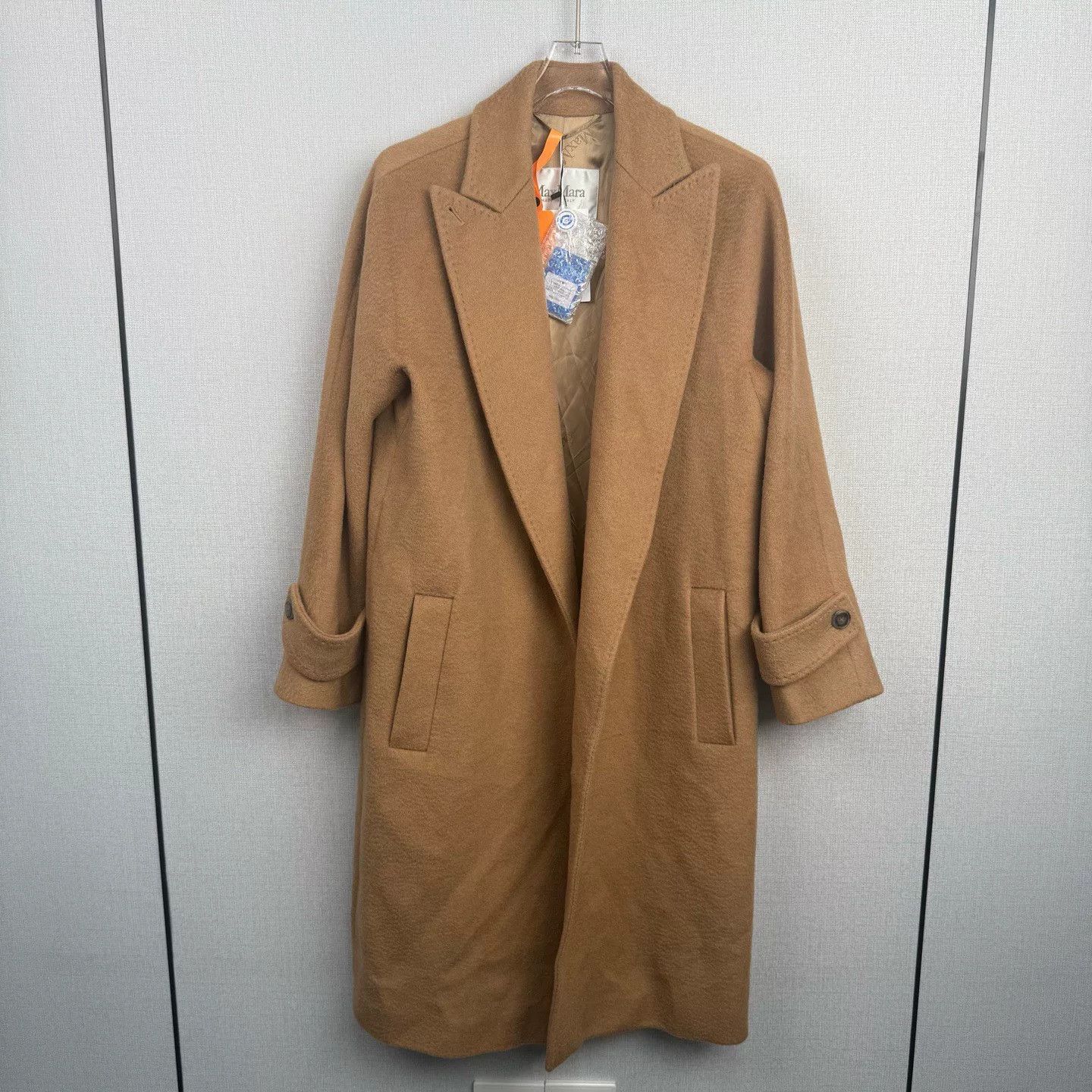 Max Mara Maxmara Long Coat in Light Beige Color Size US L / EU 52-54 / 3 - 1 Thumbnail