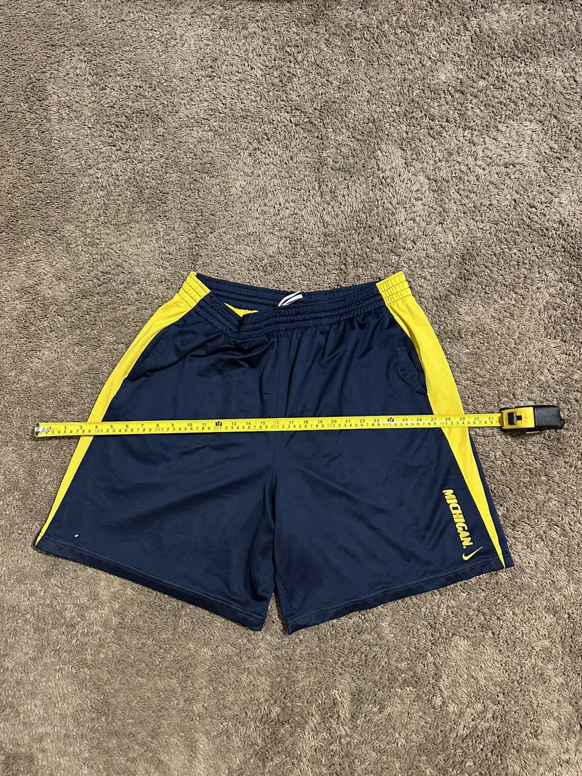 NCAA × Vintage Vintage NCAA Nike Michigan Wolverines shorts 90s size 2XL Size US 38 / EU 54 - 4 Thumbnail