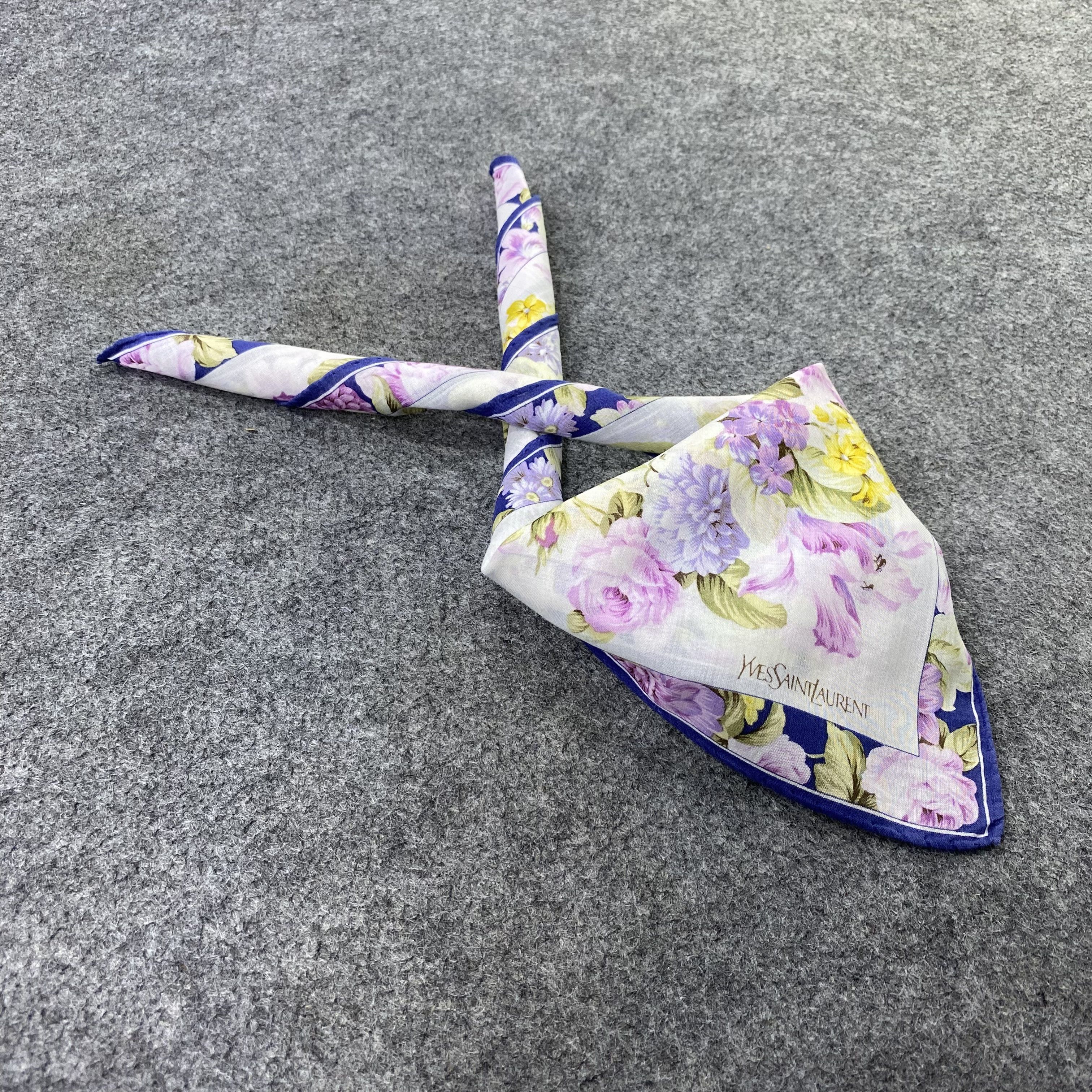 Yves Saint Laurent Yvea Saint Laurent Handkerchief /Bandana /Neckerchief-B2198 Size ONE SIZE - 1 Thumbnail