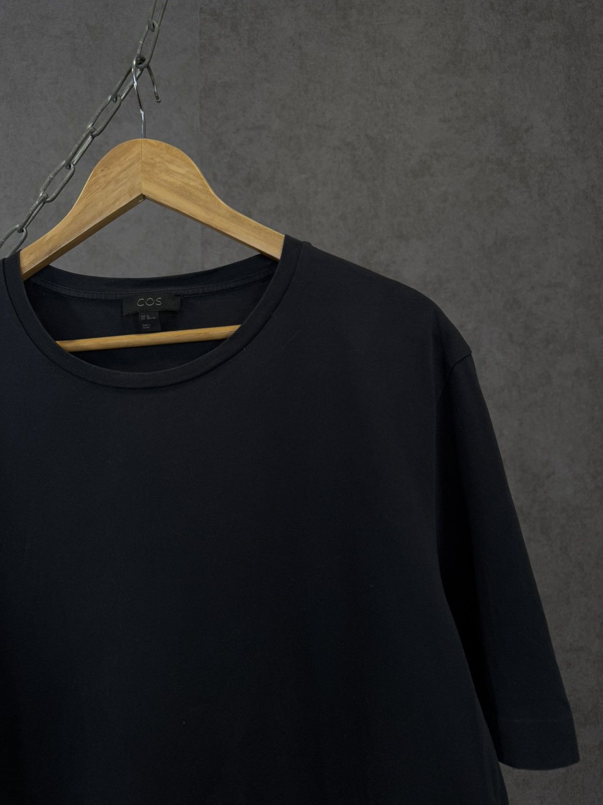 Cos × Designer Cos designer tee Size US XL / EU 56 / 4 - 2 Thumbnail