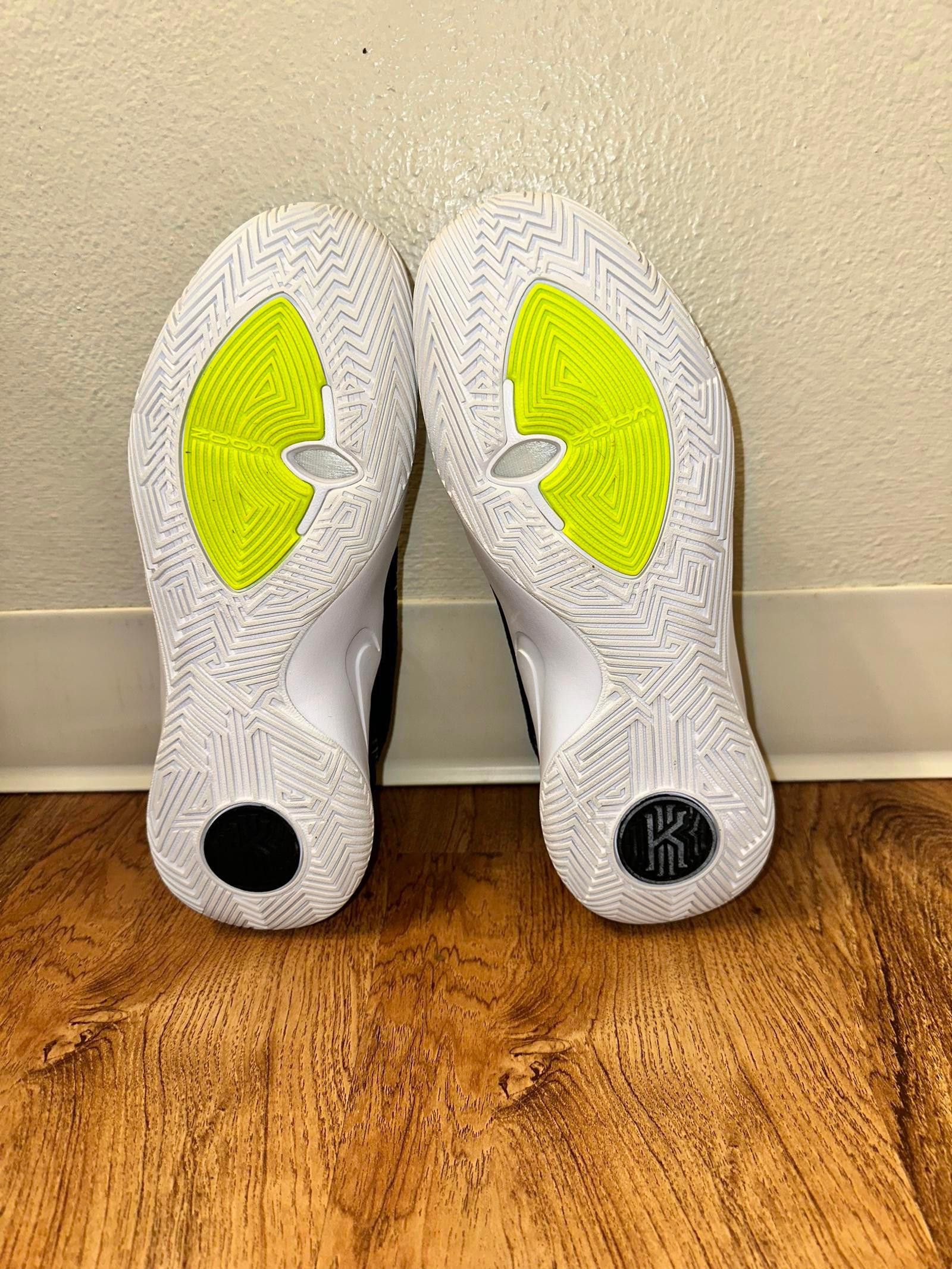 Nike Nike Kyrie Flytrap 2 Black White Sample Size US 9 / EU 42 - 5 Thumbnail
