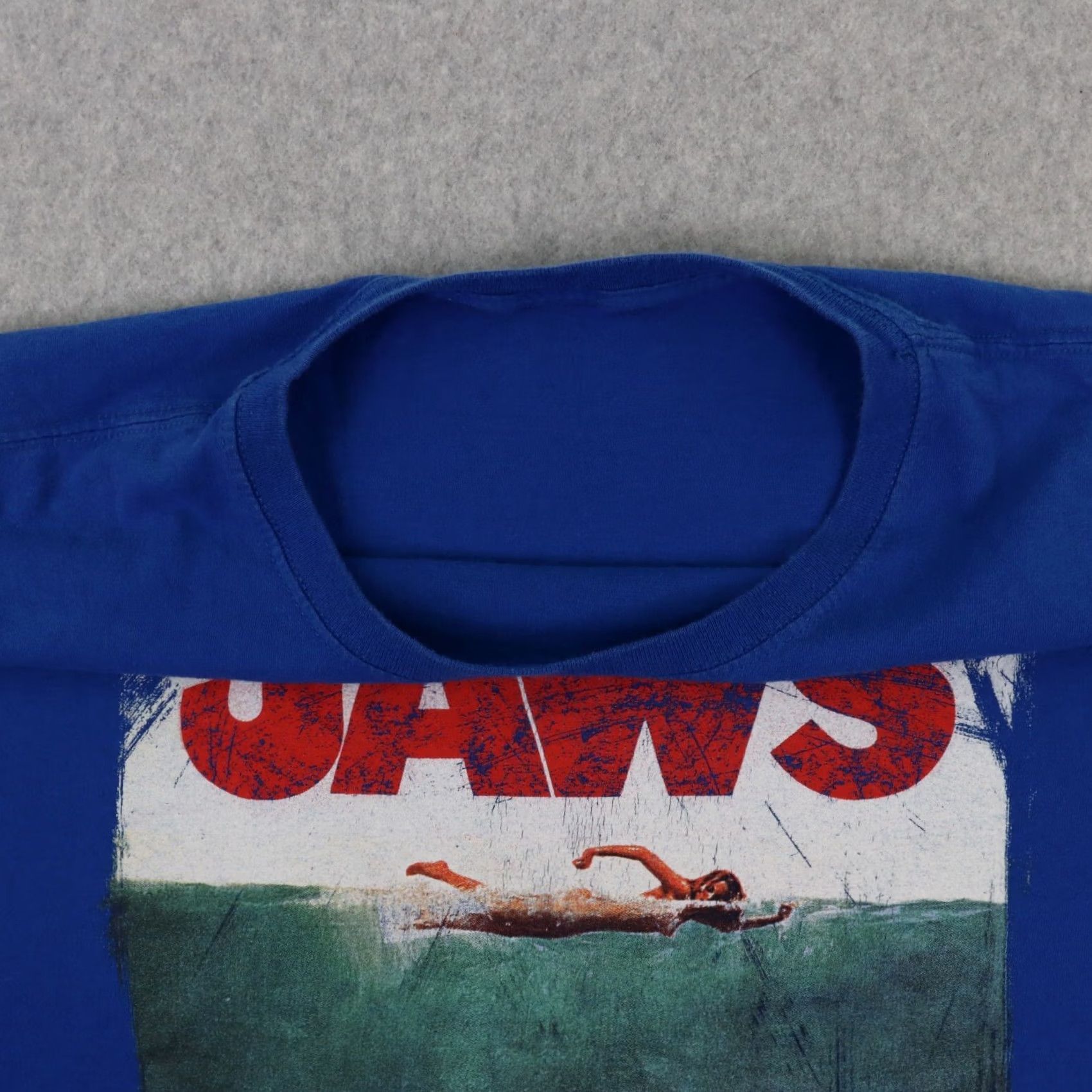 Vintage Vintage UNIVERSAL STUDIOS HOLLYWOOD Jaws T-Shirt Mens Large Blue Shirt Size US L / EU 52-54 / 3 - 5 Thumbnail