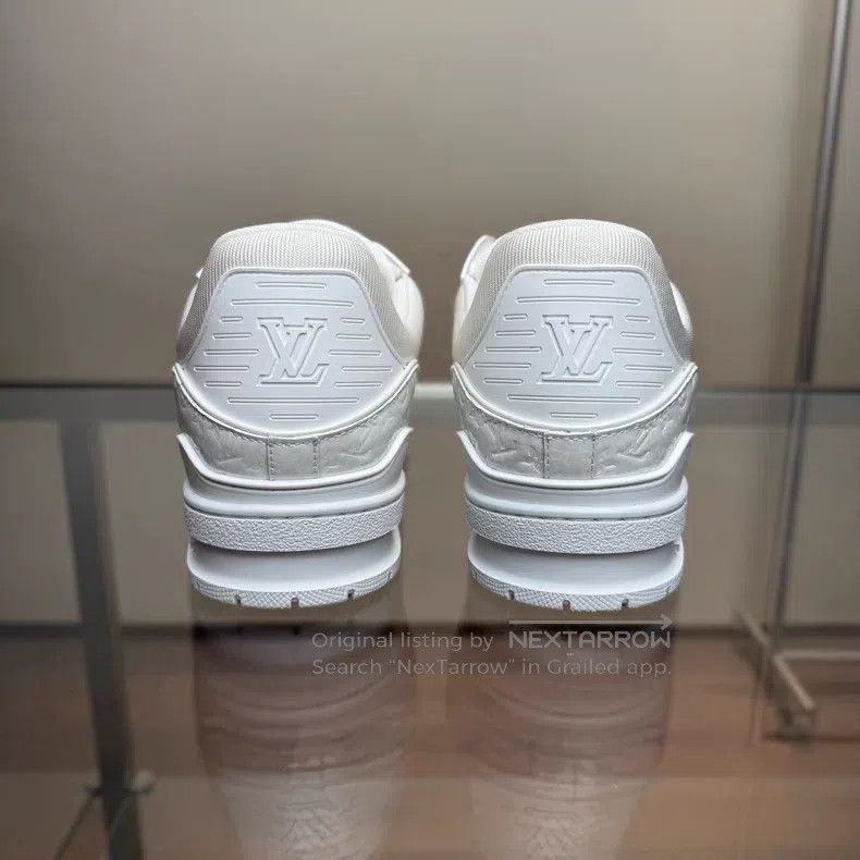 Louis Vuitton Louis Vuitton Trainer 25 new white embossed full print sho Size US 9 / EU 42 - 4 Thumbnail