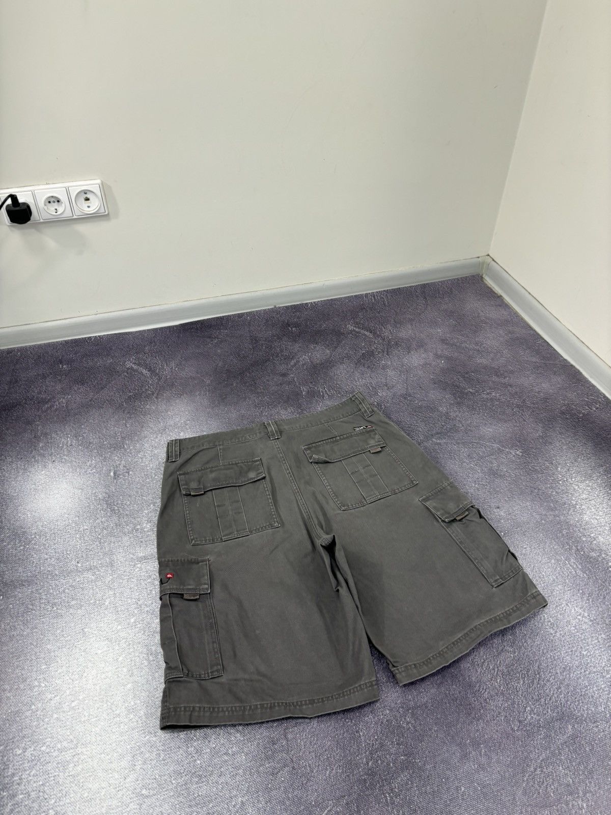 Quiksilver Vintage Quiksilver 2000s Y2K Gray Utility Baggy Cargo Shorts Size US 34 / EU 50 - 12 Thumbnail