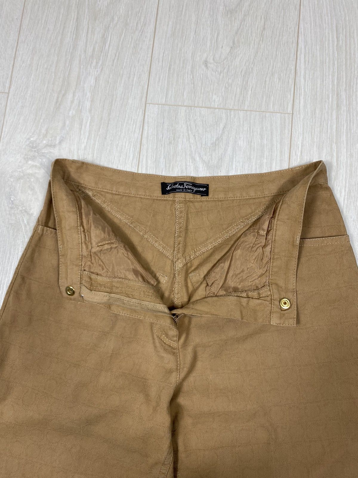 Salvatore Ferragamo × Vintage Salvatore Ferragamo Pants Monogram Size 28" / US 6 / IT 42 - 8 Thumbnail