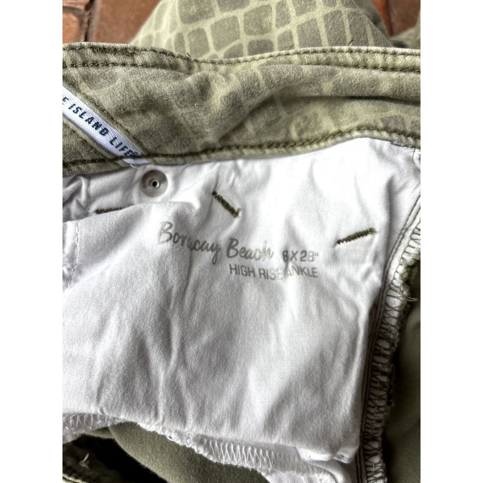 Tommy Bahama Tommy Bahama Pants Womens 8x28 Denim High Rise Ankle 5-Pocket Green Alligator Boracay Beach 80s Retro Tropical Slipping Monday? Size 30" / US 8 / IT 44 - 2 Thumbnail