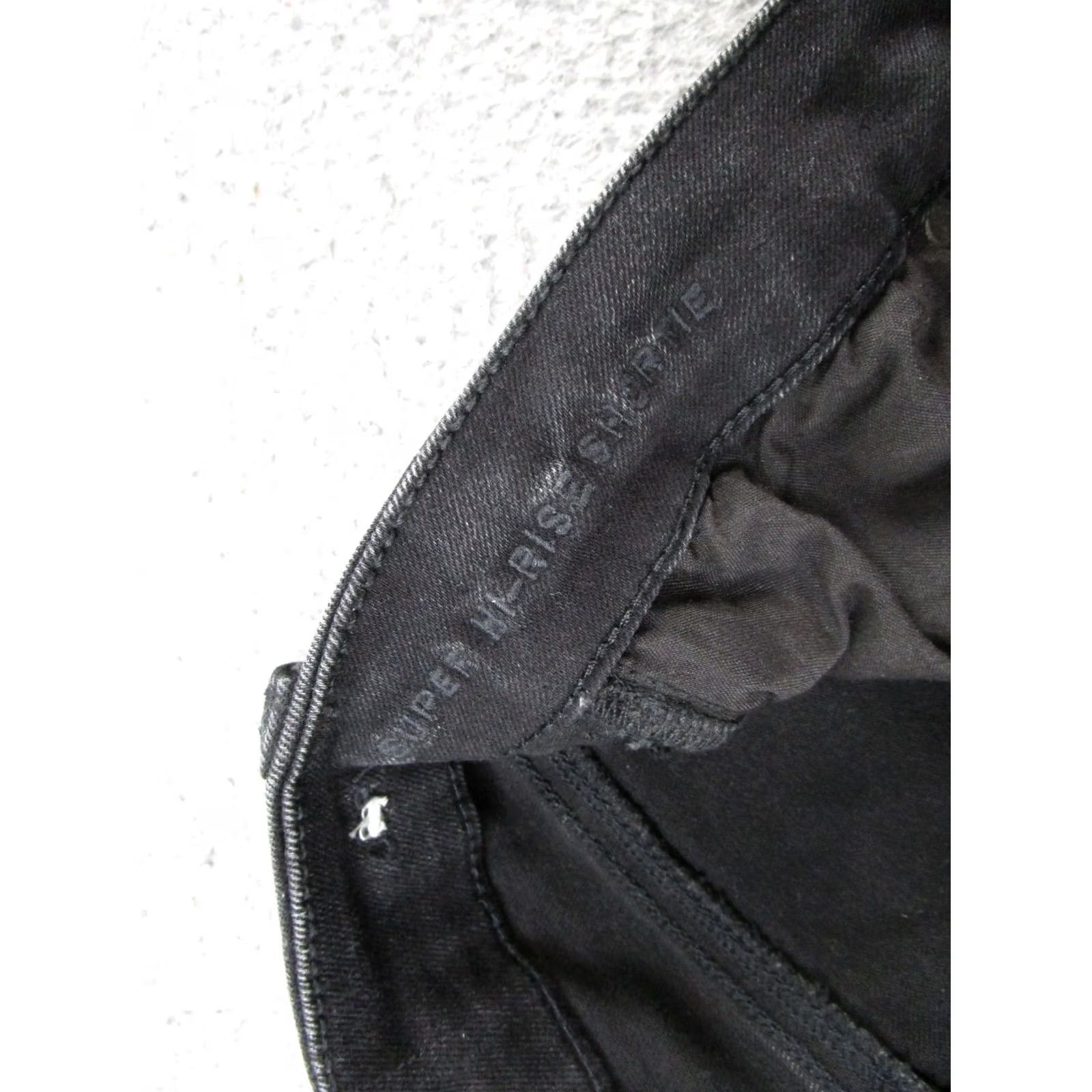 American Eagle Outfitters American Eagle Outfitters Shortie Shorts Button Fly Size 6 Denim Black High Rise 5-Pocket Stretch Womens Casual Summer Vintage No N/A Size 28" / US 6 / IT 42 - 3 Thumbnail