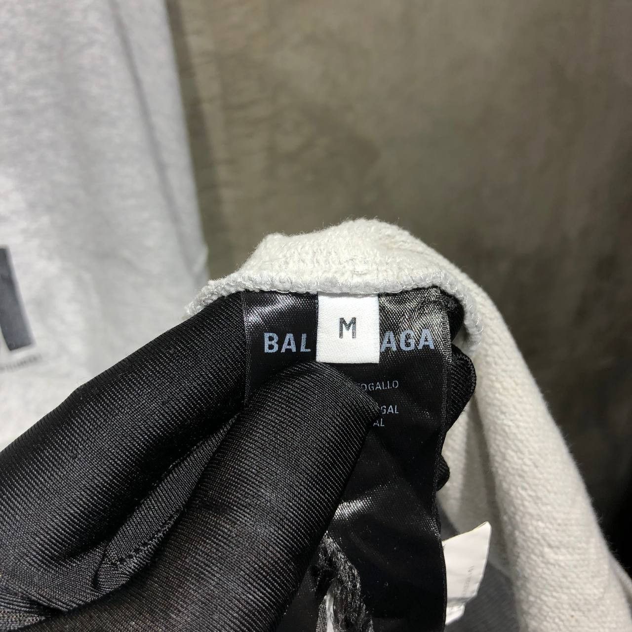 Balenciaga Balenciaga FBI Distressed Crewneck fit 3XL Size US XXL / EU 58 / 5 - 13 Thumbnail