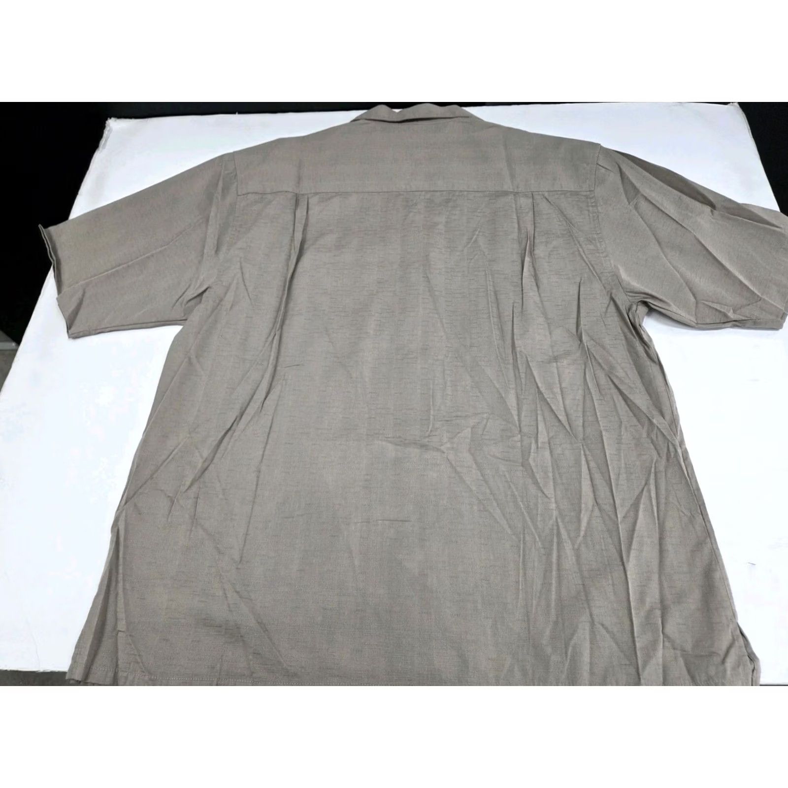 Ocean Pacific NWT Ocean Pacific Mens Beige Short Sleeve Button-Up Shirt Size Large Size US L / EU 52-54 / 3 - 6 Thumbnail