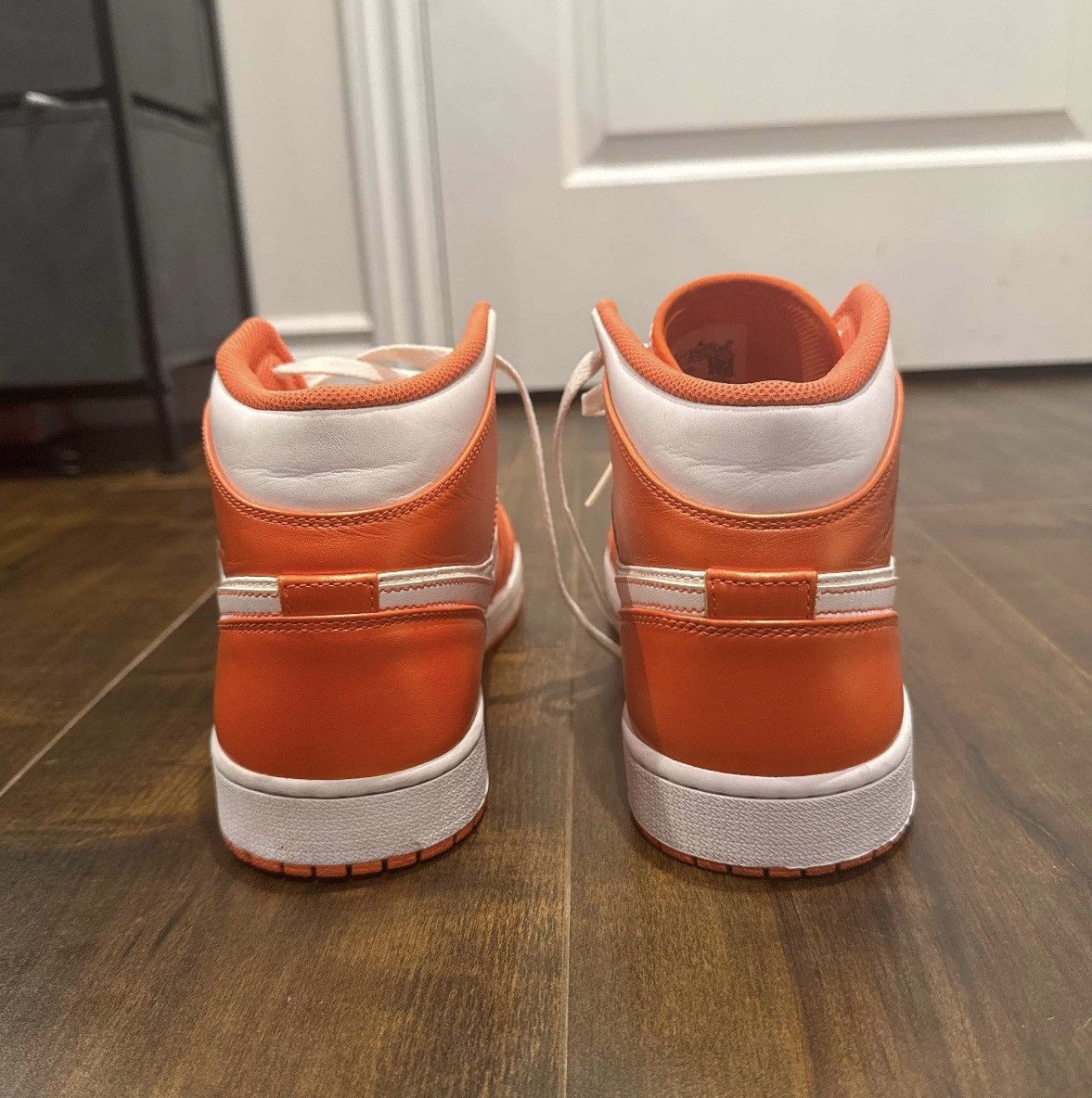 Jordan Brand Air Jordan 1 Mid SE ‘Electro Orange' Size US 12 / EU 45 - 4 Thumbnail