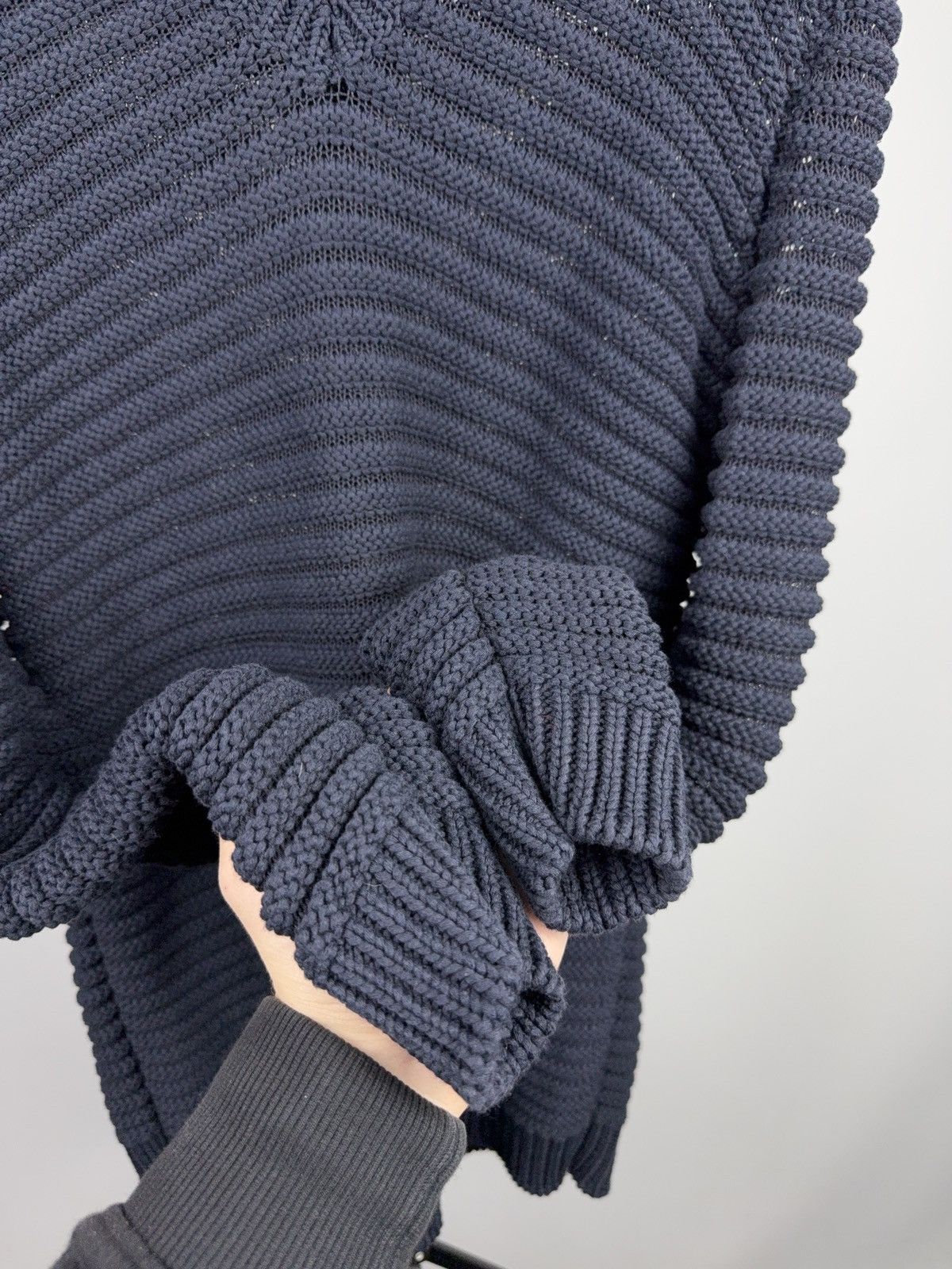 Hugo Boss Luxury Hugo Boss Italy Textured Open Knit Sweater Navy Size US S / EU 44-46 / 1 - 6 Thumbnail