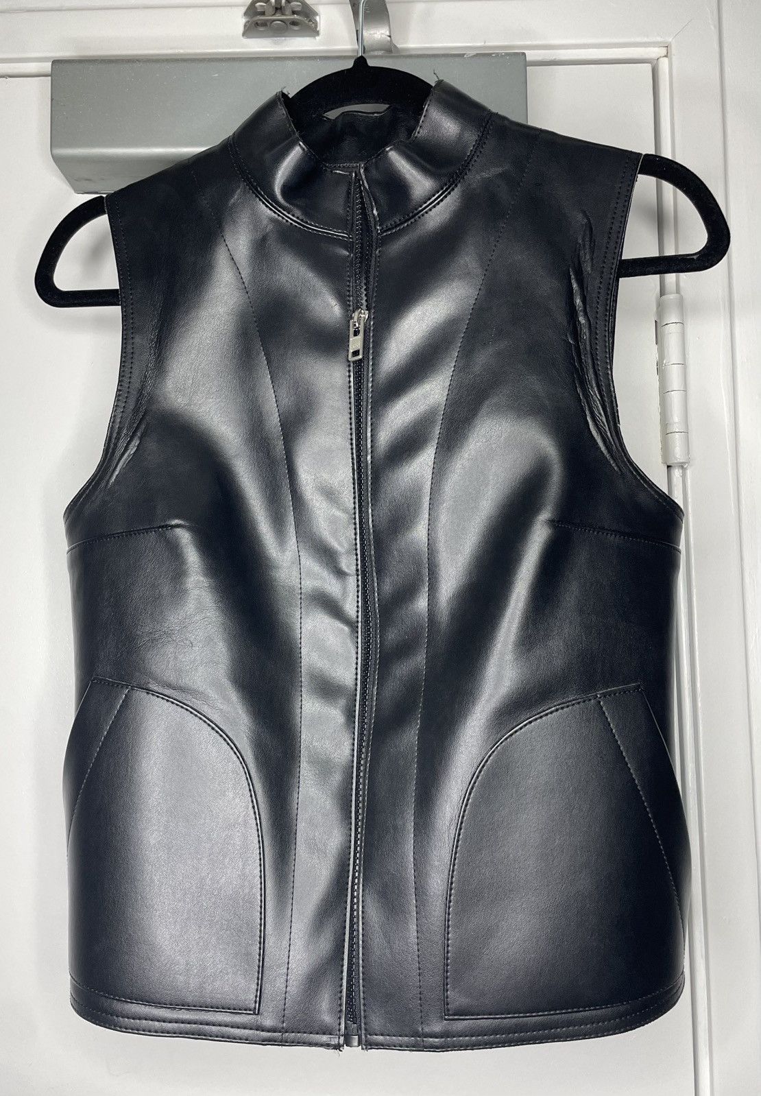 Kwaidan Editions Vest