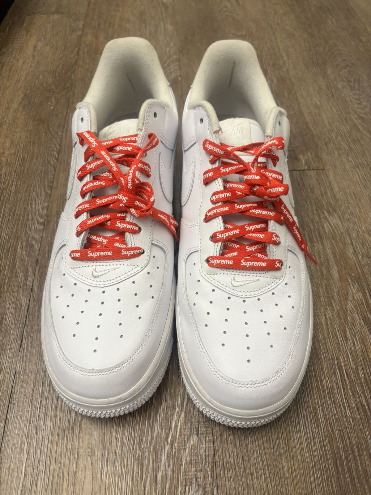 Nike × Supreme Air Force 1 Low Supreme Size US 12 / EU 45 - 1 Thumbnail
