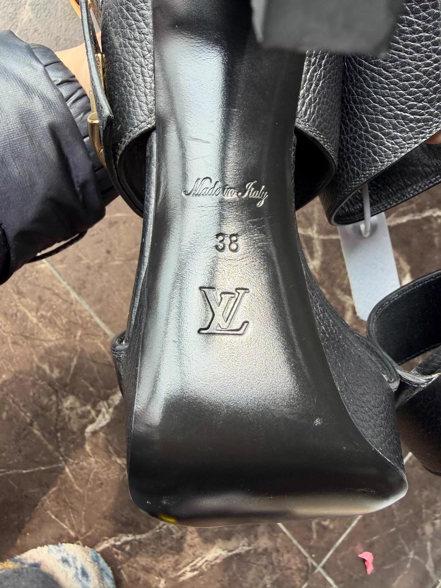 Louis Vuitton Louis Vuitton Black Gold Heel Sandals 38 (11.5cm) Gold Size US 7.5 / IT 37.5 - 6 Thumbnail