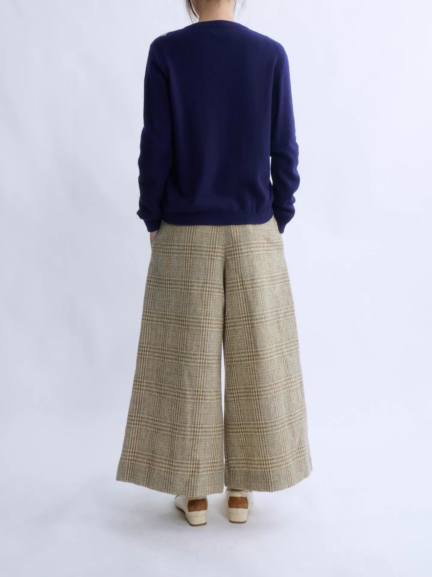 Ballantyne Vintage Ballantyne Navy Floral Cashmere Cardigan Size ONE SIZE - 4 Thumbnail