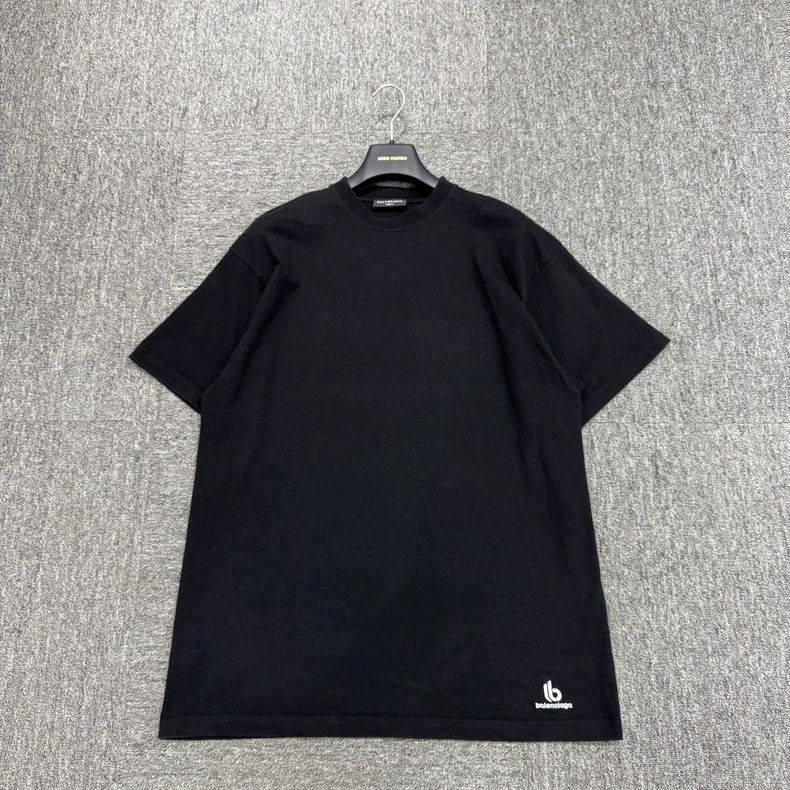 Balenciaga Balenciaga Embroidered monogram short sleeve Size US S / EU 44-46 / 1 - 1 Thumbnail