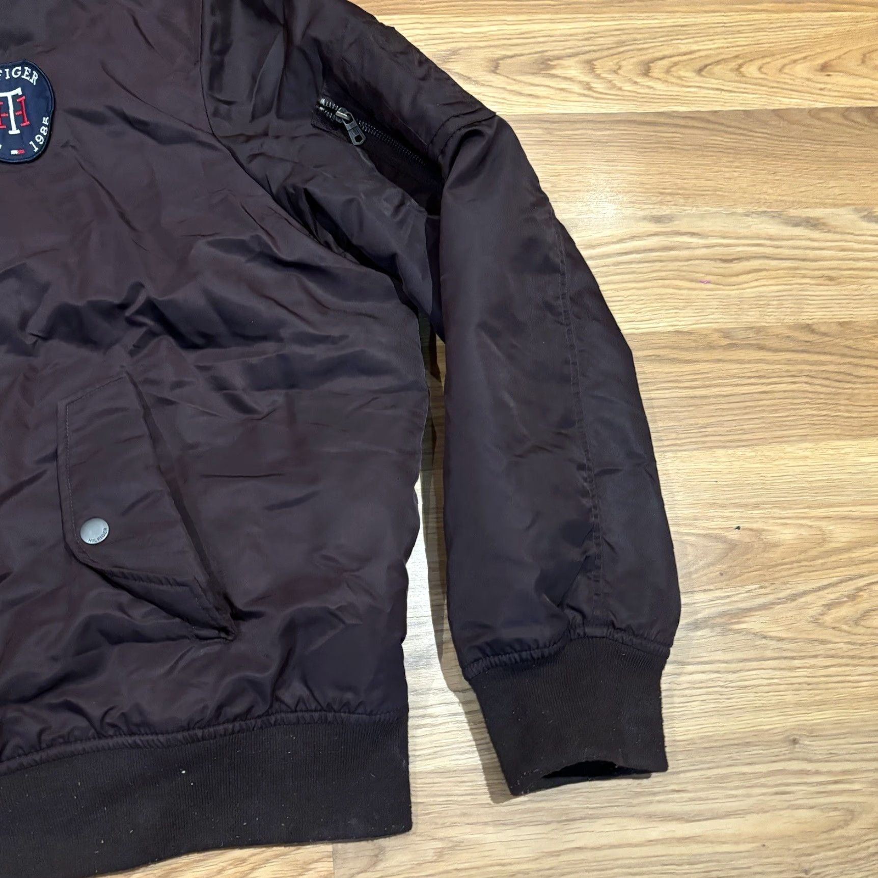 Tommy Hilfiger Tommy Hilfiger Bomber Jacket Coat Satin Brown 85 Patch Men’s Size XXL Regular Quilted Lined Zip Casual Vintage No Size US XXL / EU 58 / 5 - 6 Thumbnail