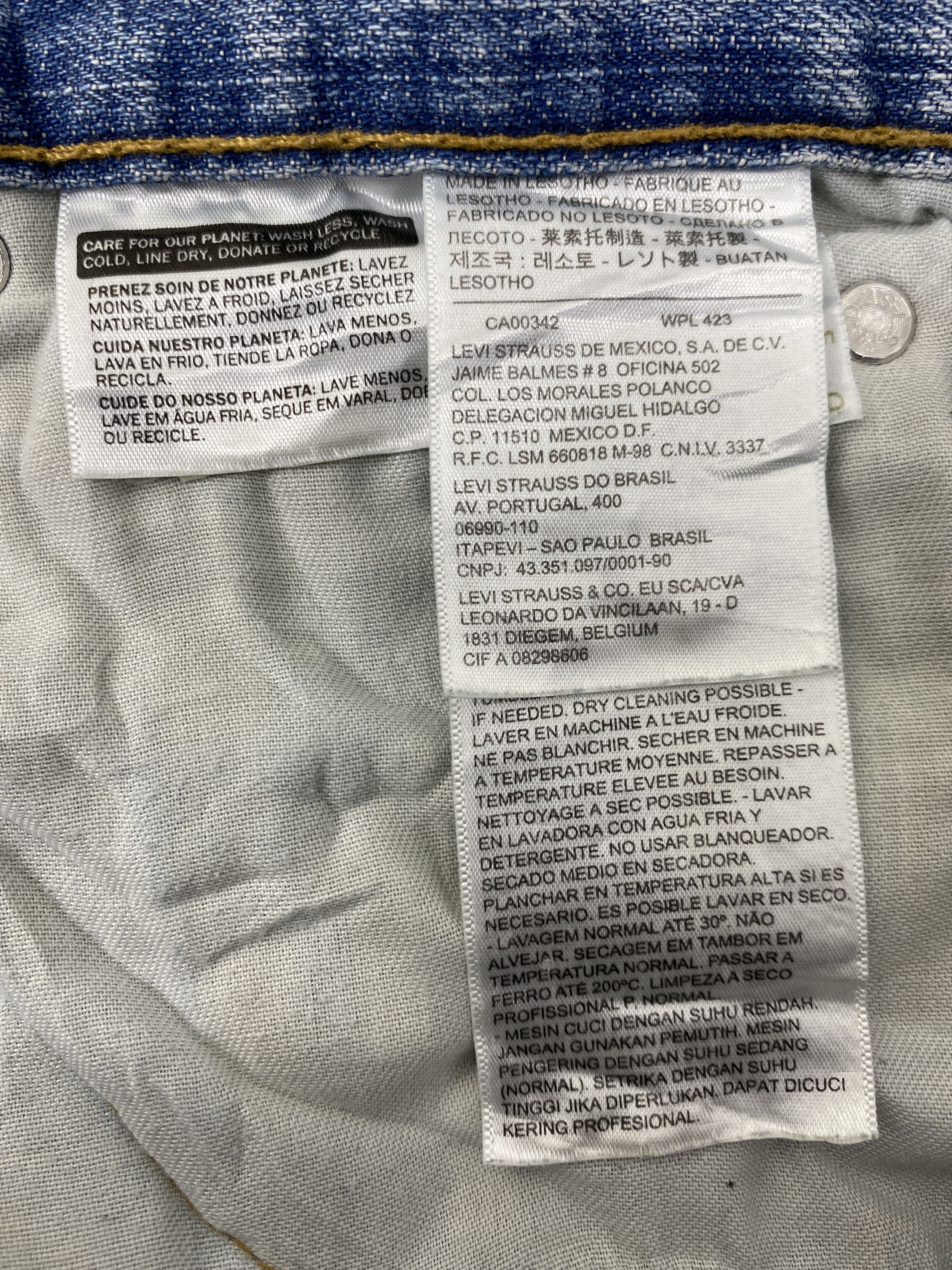 Levi's Vintage Levi's 569 Pale Blue Denim 38 x 28.5 -JN553 Size US 38 / EU 54 - 9 Thumbnail