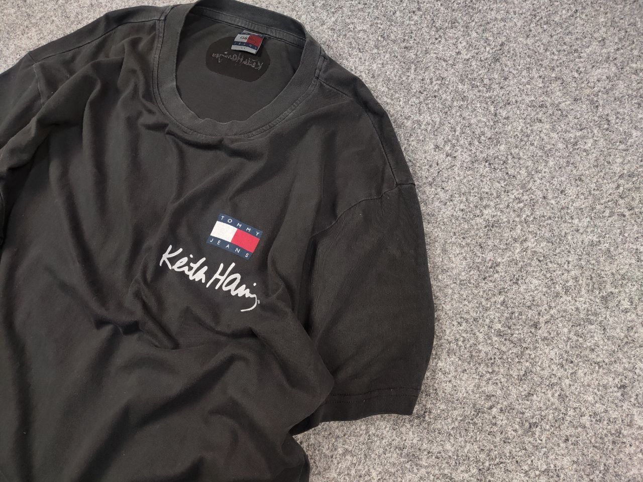 Tommy Hilfiger Tommy Hilfiger Keith Haring oversized Logo Graphite Shirt Size US XL / EU 56 / 4 - 5 Thumbnail