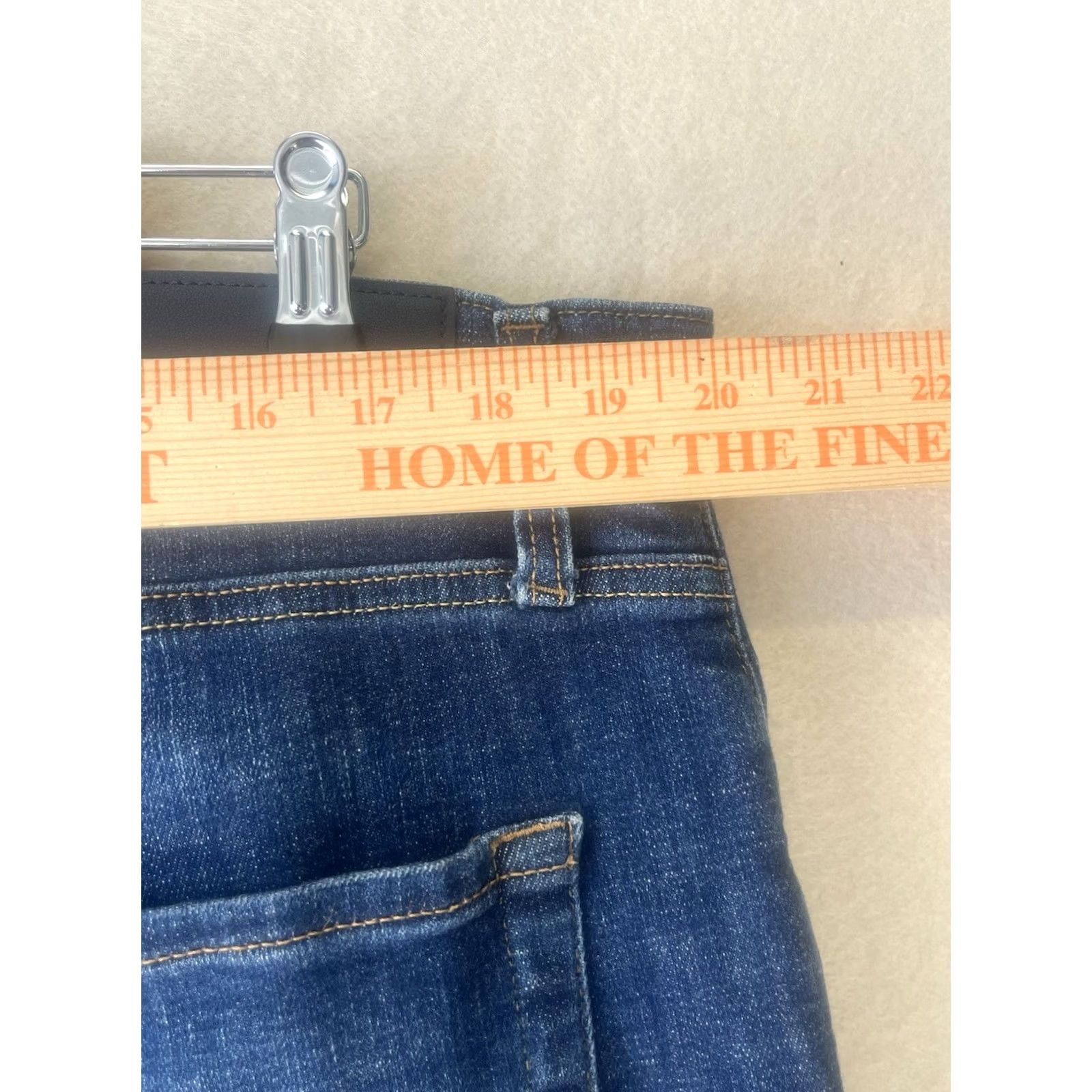Lucky Brand Lucky Brand 410 Jeans Mens 38 x 32 Denim Straight Athletic Blue Comfort Pockets Belt Loops 5-Pocket Regular Inseam 32 Model 410 Size US 38 / EU 54 - 3 Thumbnail