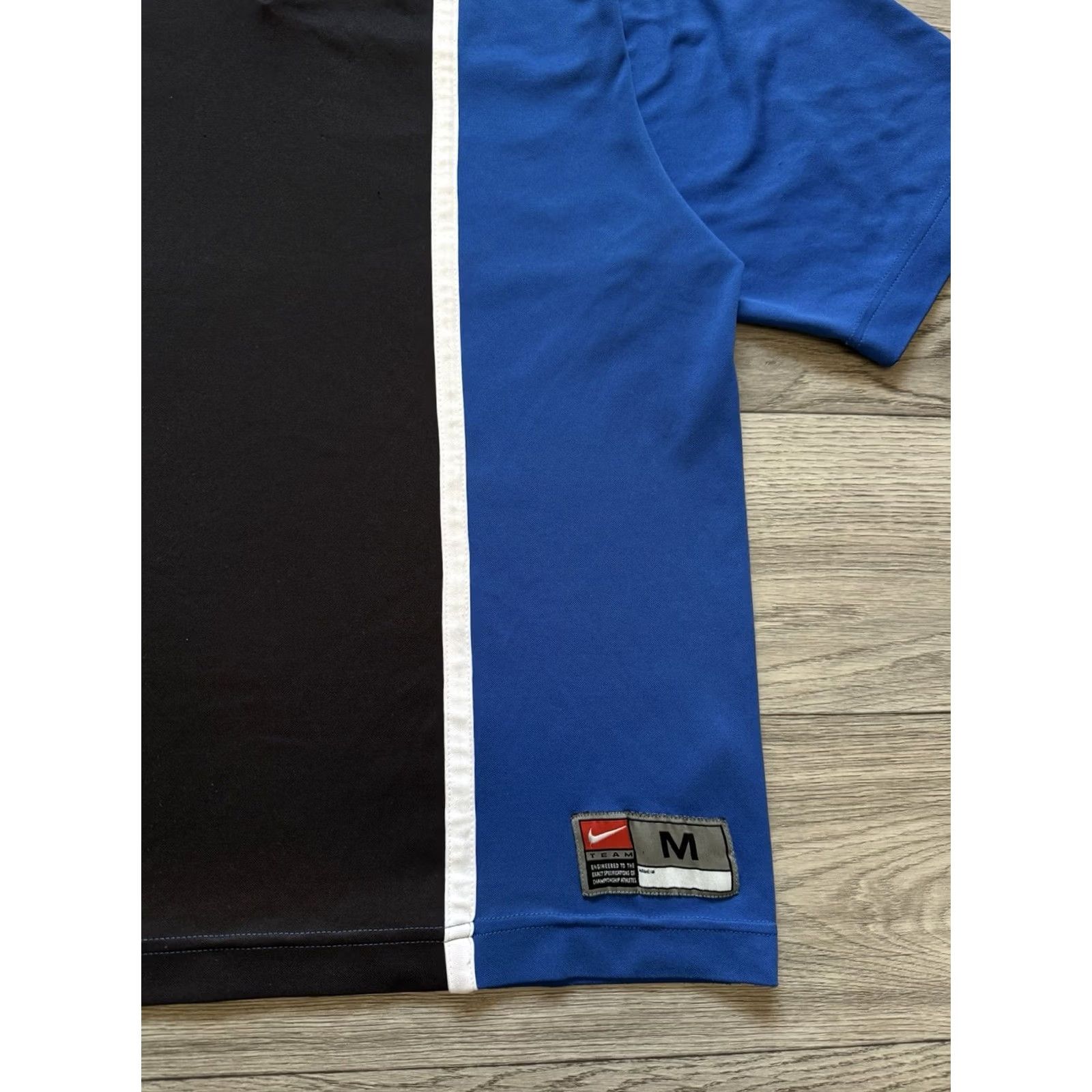 Nike VINTAGE Nike Jersey Shirt Men M 90s Blue Black Nike Template V-Neck Jersey Shirt Mens 90s Vintage Sports Football Soccer Basketball Size US M / EU 48-50 / 2 - 5 Thumbnail