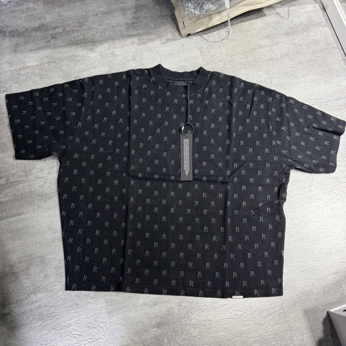 Represent Clo. Represent Intarsia Initial T-Shirt Size US L / EU 52-54 / 3 - 1 Thumbnail