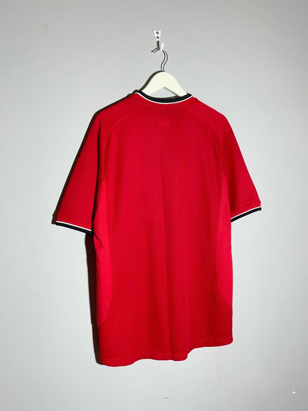 Vintage Manchester United Umbro Vintage 2001/02 Home Football Shirt Size US XL / EU 56 / 4 - 6 Thumbnail