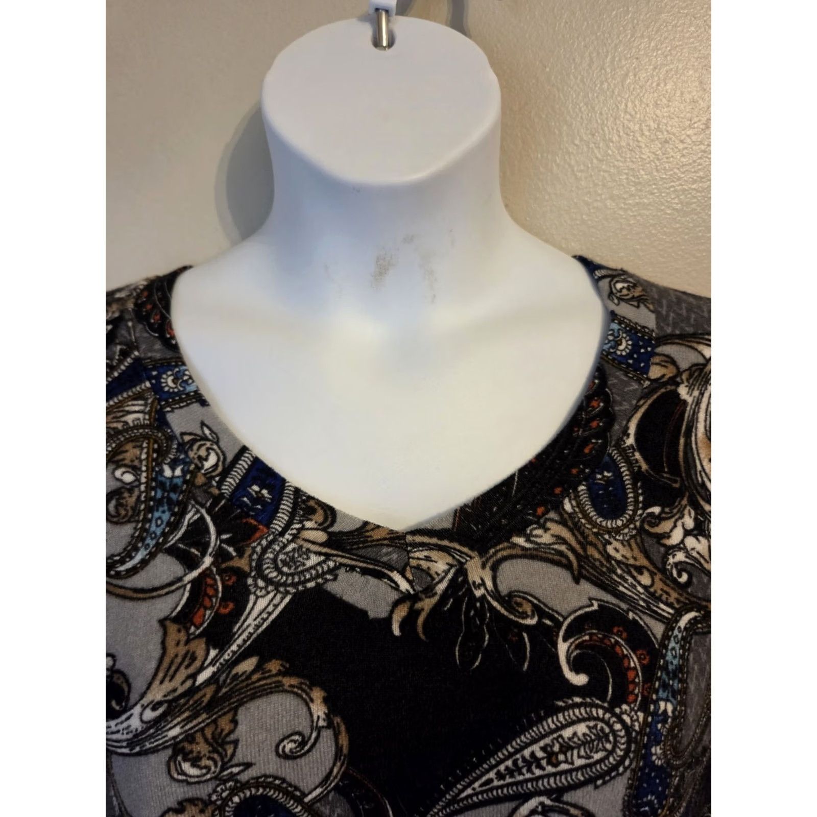 Bell WinWin Paisley Print Bell Sleeve Flare Bottom Tunic Top Shirt L/XL Women's Multicolor Paisley Bell Sleeve Tunic Top Blouse V-Neck Casual Women Size L / US 10 / IT 46 - 2 Thumbnail