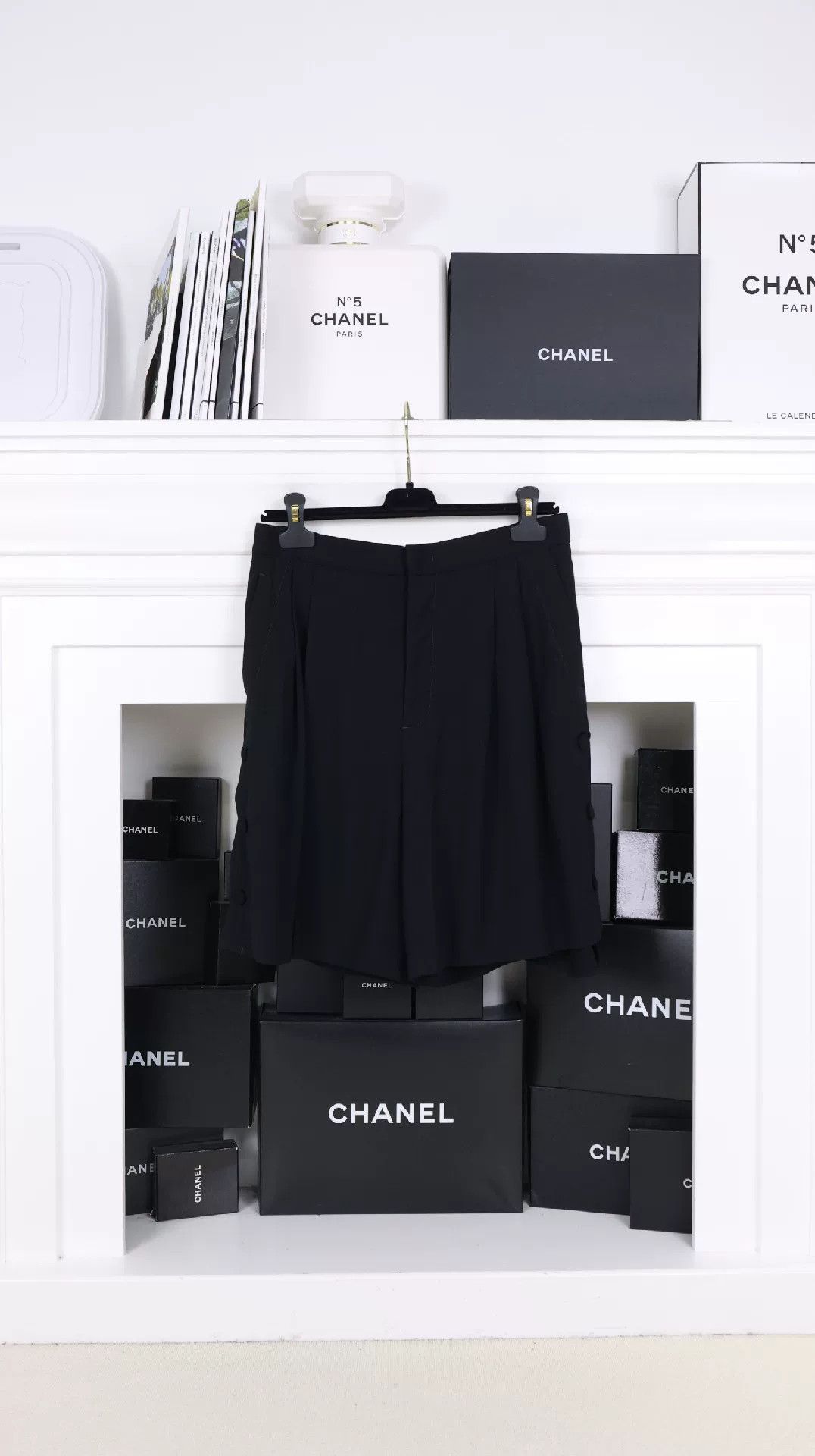 Valentino Red Valentino Black Side Button Shorts Size US 44 / EU 60 - 1 Thumbnail