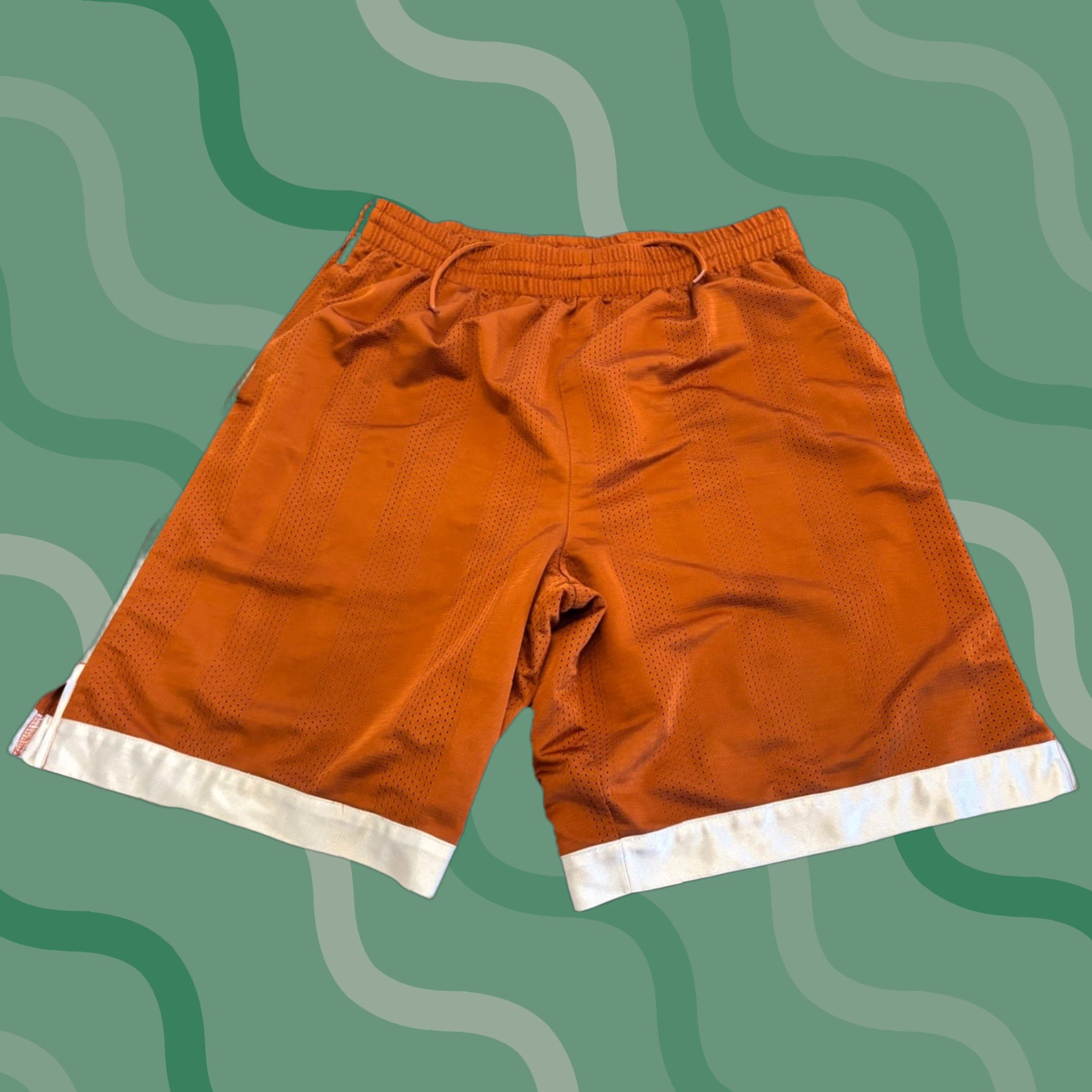 Vintage VINTAGE 90s Men's Large Basketball Shorts Nike Shirt? Size US 33 - 1 Thumbnail