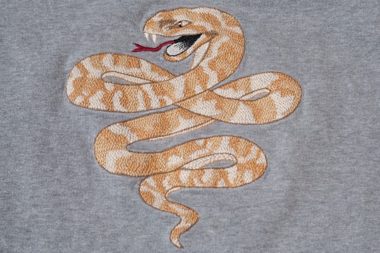 Maharishi Maharishi Embroidered Vintage Snake Adder Sweatshirt Size US XL / EU 56 / 4 - 3 Thumbnail