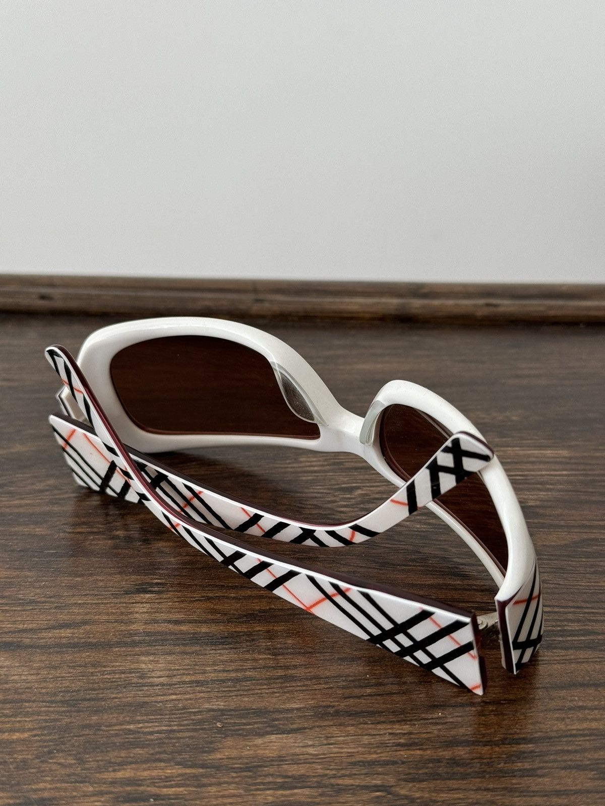 Burberry × Vintage Vintage Y2K Style Burberry Nova Check Women’s Sunglasses Size ONE SIZE - 4 Thumbnail