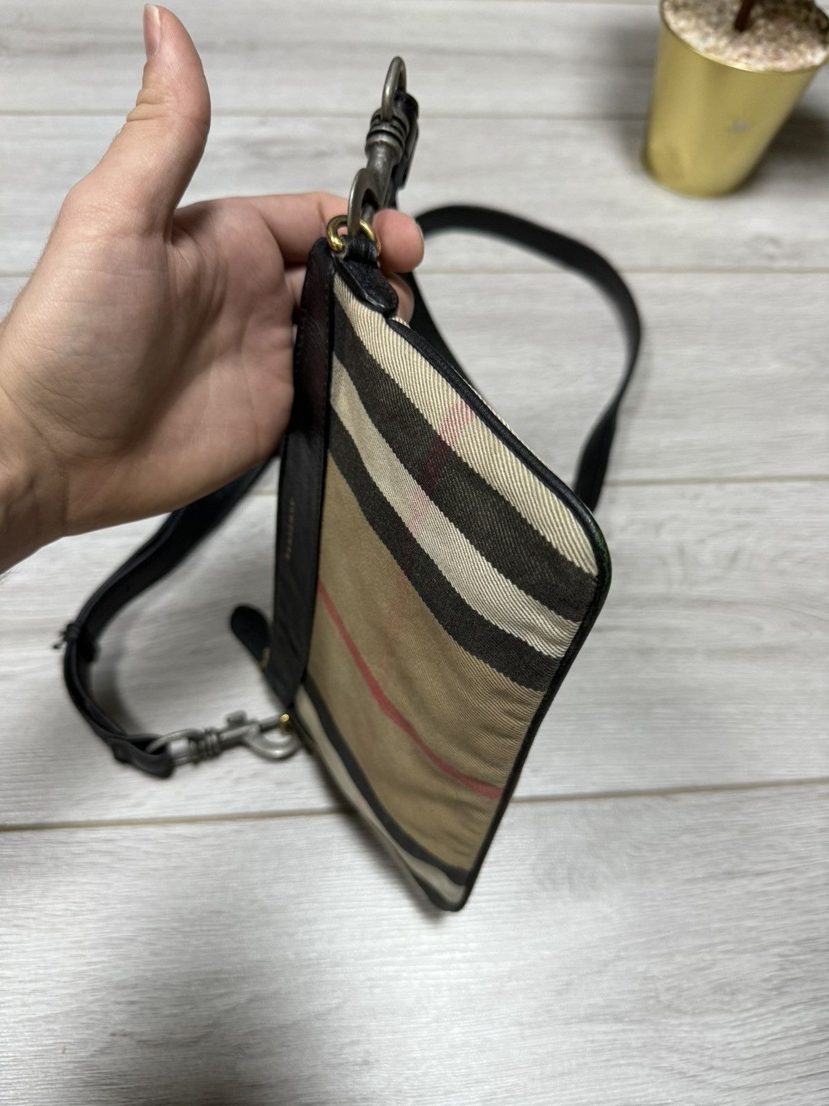 Burberry Burberry nova check leather bag pouch crossbody Size ONE SIZE - 10 Thumbnail
