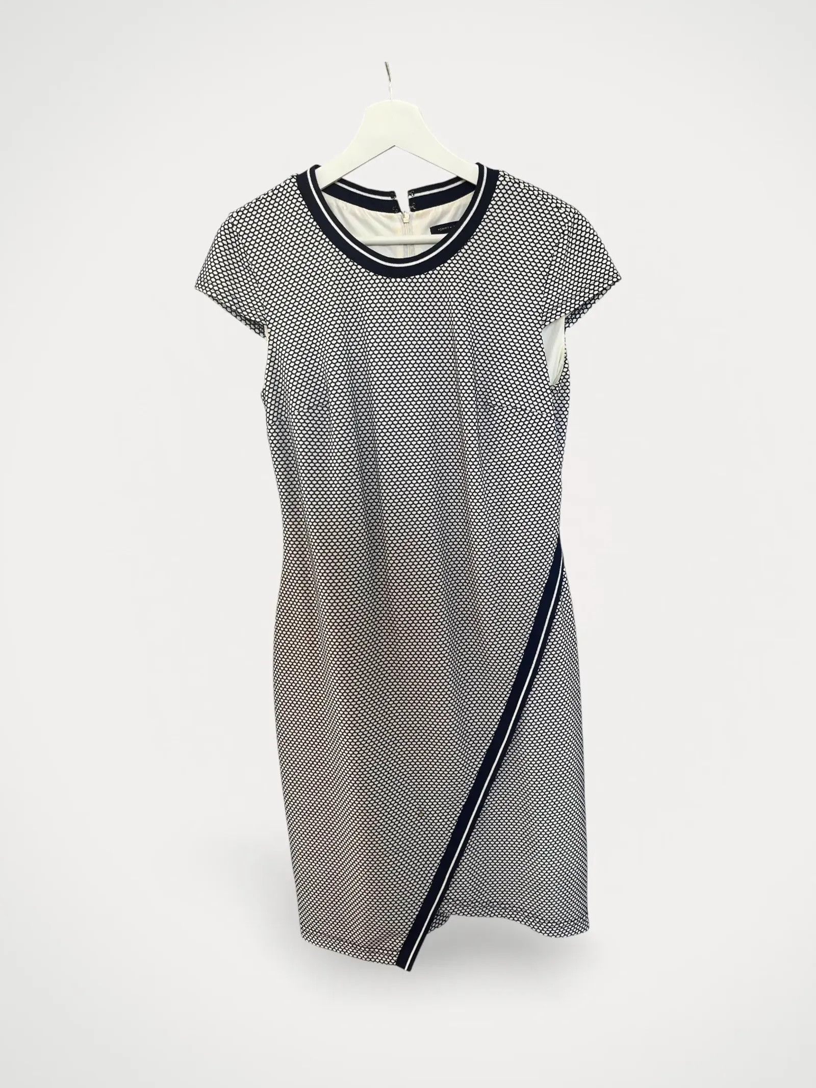 Tommy Hilfiger Tommy Hilfiger Dress Size S / US 4 / IT 40 - 1 Thumbnail