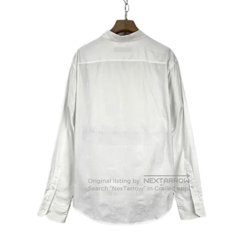 Louis Vuitton Louis Vuitton White dark print LOGO shirt Size US XL / EU 56 / 4 - 2 Thumbnail