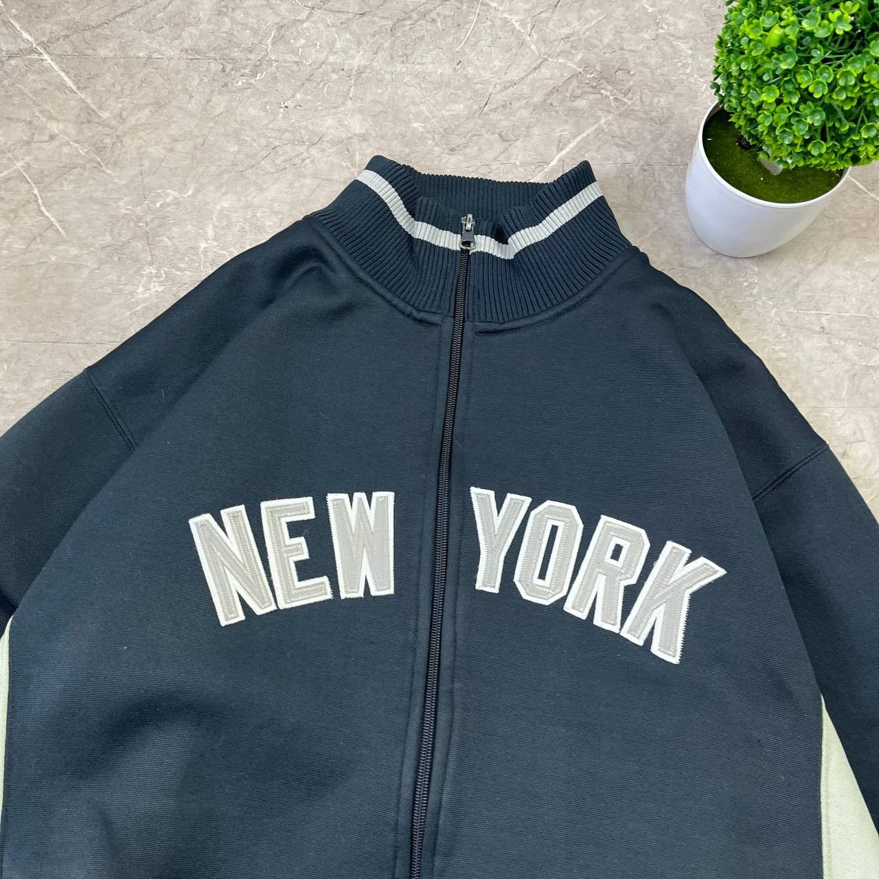 Vintage Vintage New York Yankees Jacket Zip NY Genuine Merchendise Size US L / EU 52-54 / 3 - 3 Thumbnail
